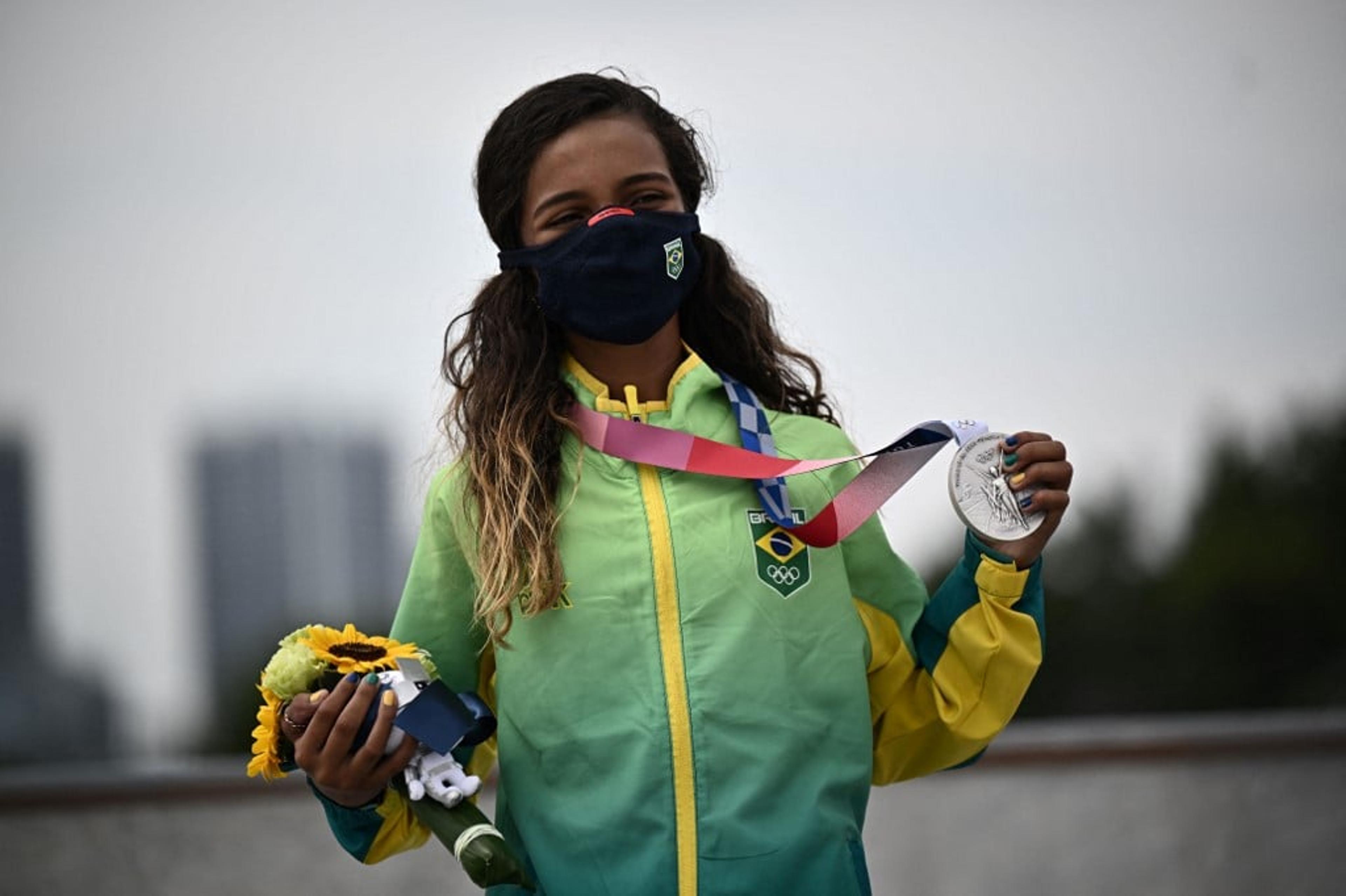 Rayssa Leal já pensa em mostrar para os amigos na escola a medalha dos Jogos Olímpicos de Tóquio