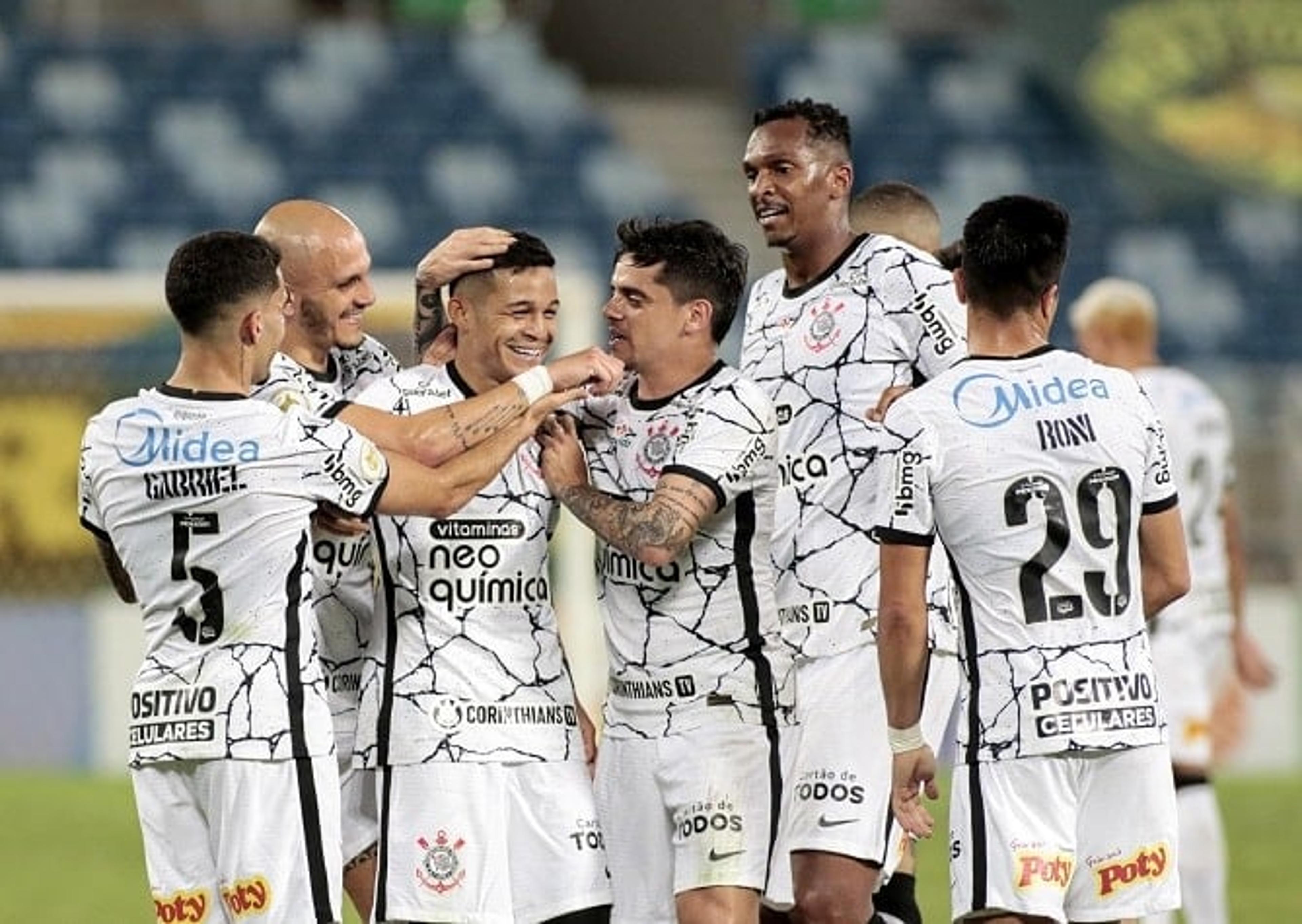 Eficiente, Corinthians bate o Cuiabá e sobe na tabela do Brasileirão