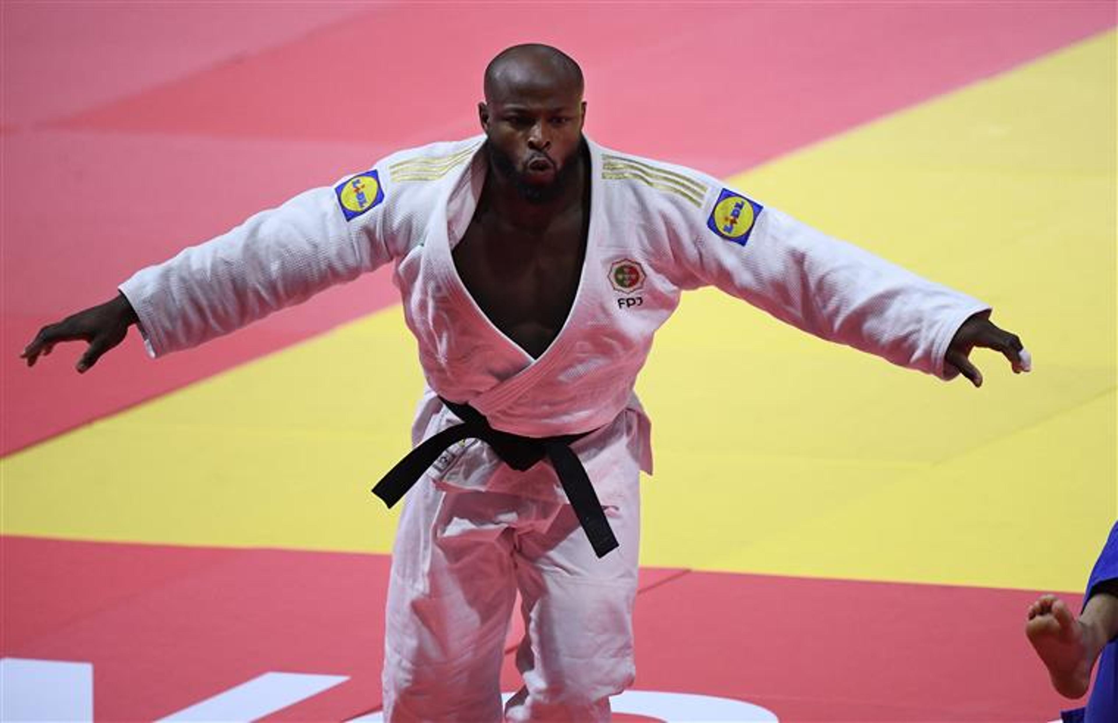 Judoca português cutuca Puma e Adidas após levar a medalha de bronze nos Jogos Olímpicos