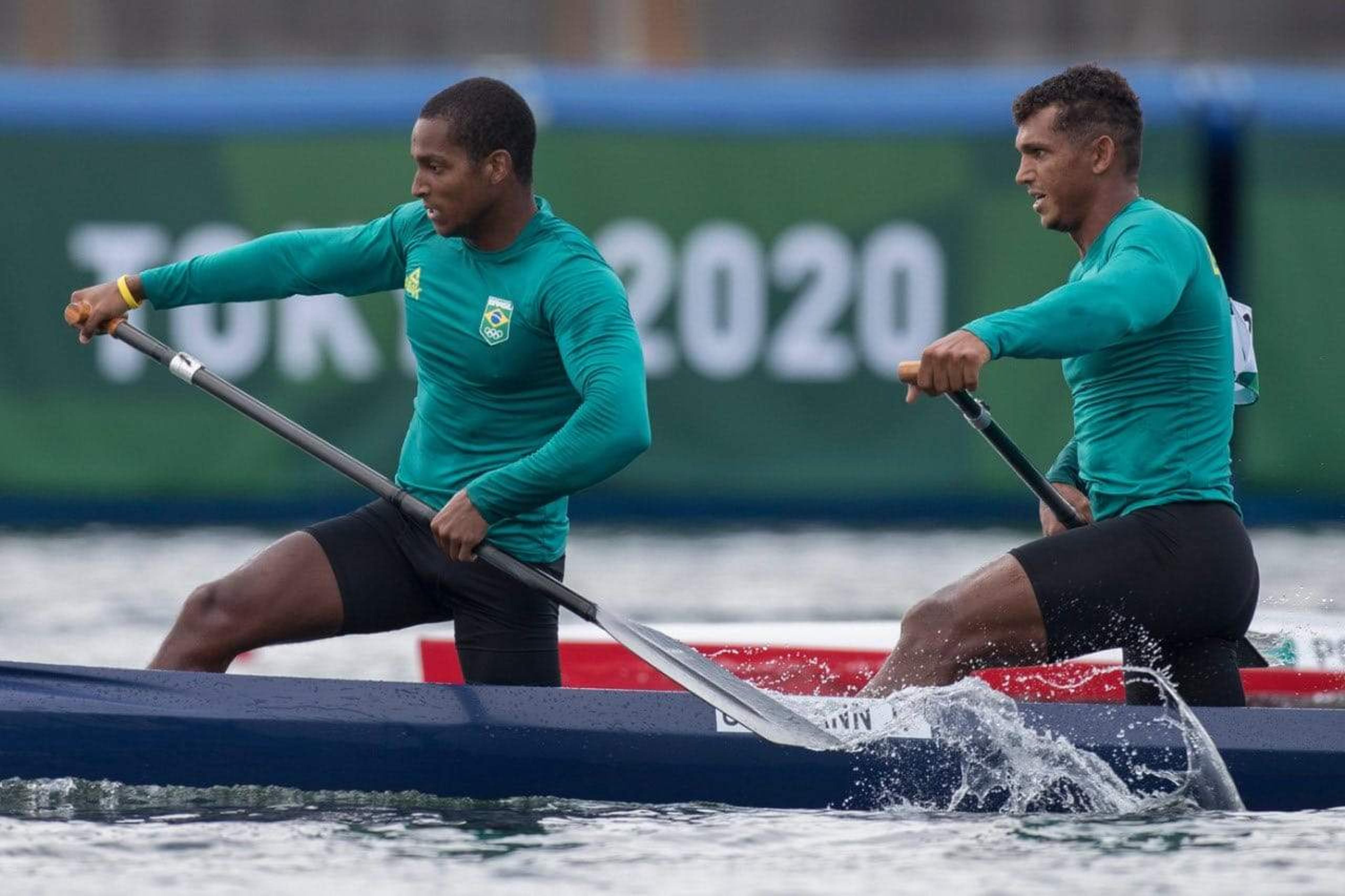 Isaquias Queiroz e Jacky Godmann avançam às semifinais do C2 1000m