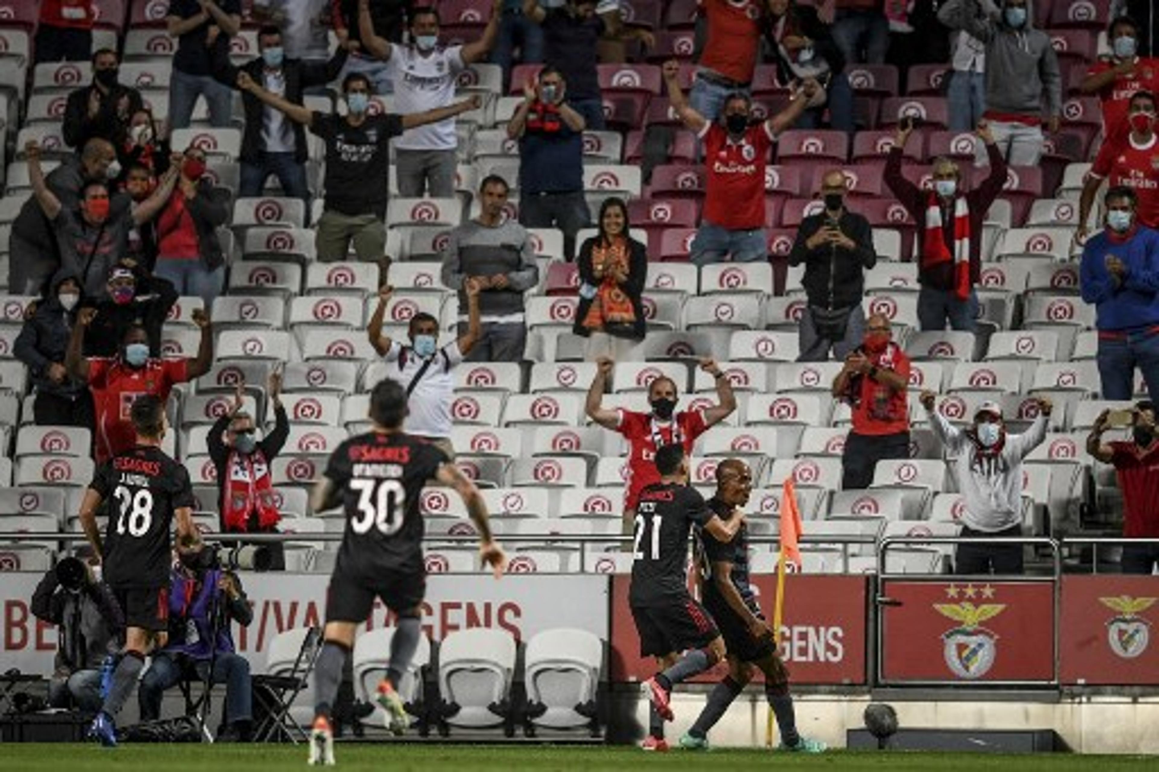 Benfica vence o Spartak Moscou e avança na fase preliminar da Champions