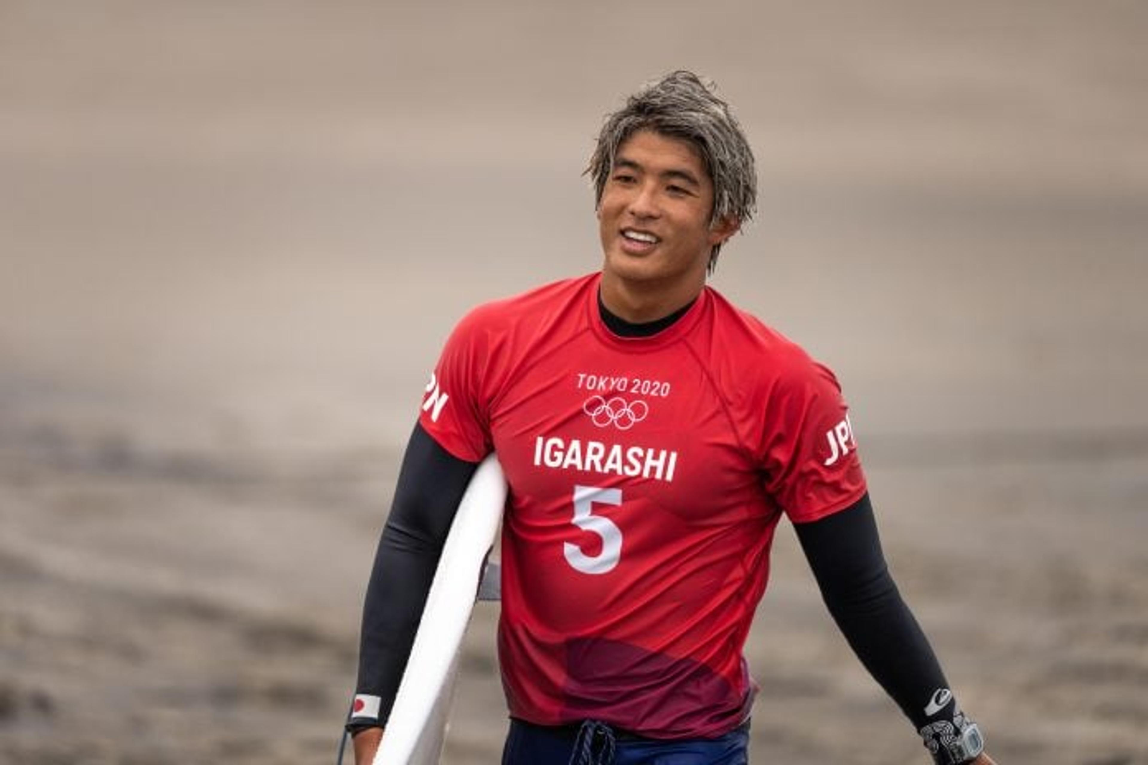 Algoz de Gabriel Medina nas Olimpíadas, surfista japonês elogia o brasileiro: ‘Melhor do ano’