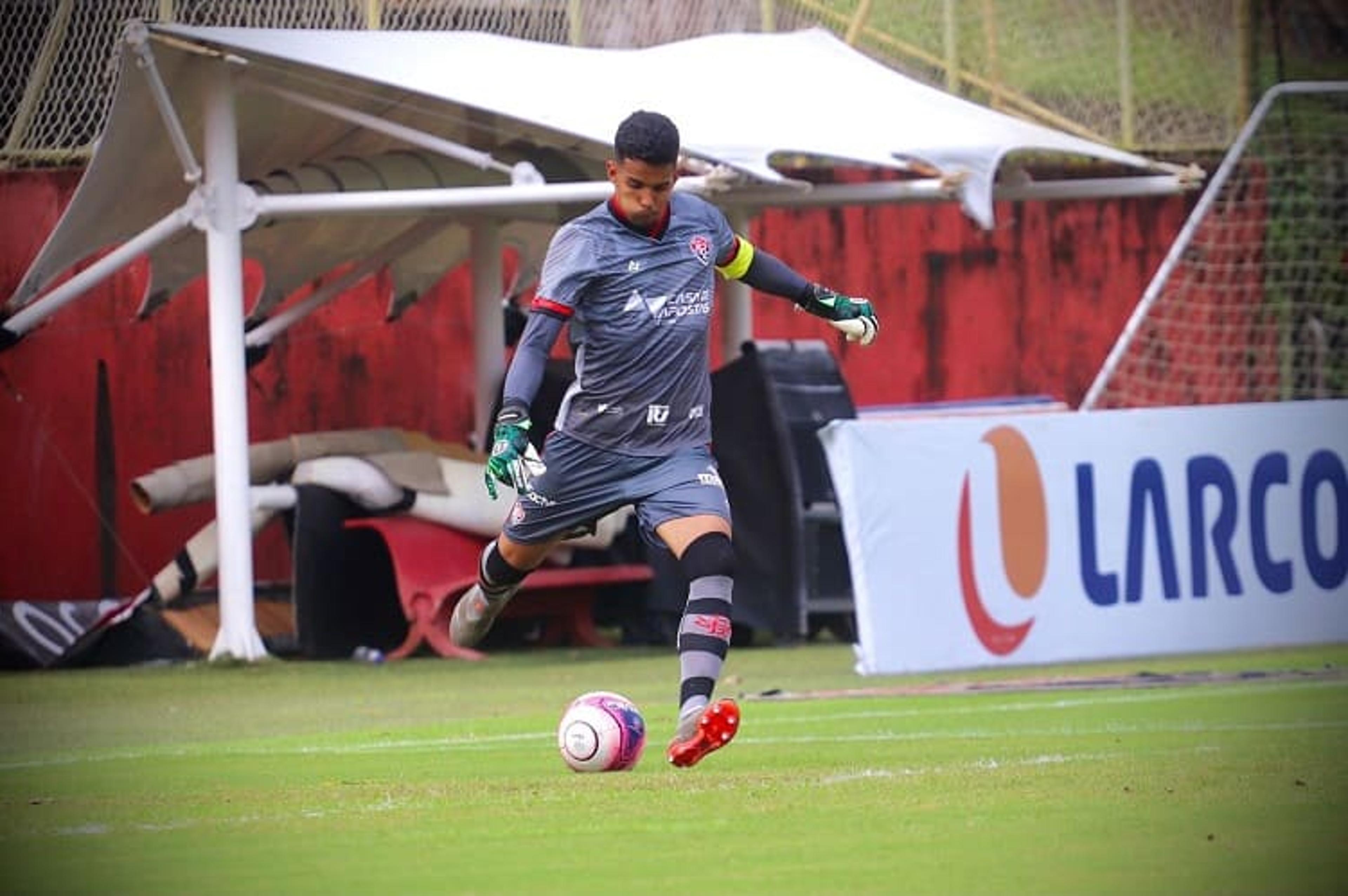 Goleiro do Vitória não hesita em falar sobre favoritismo no Baianão Sub-20