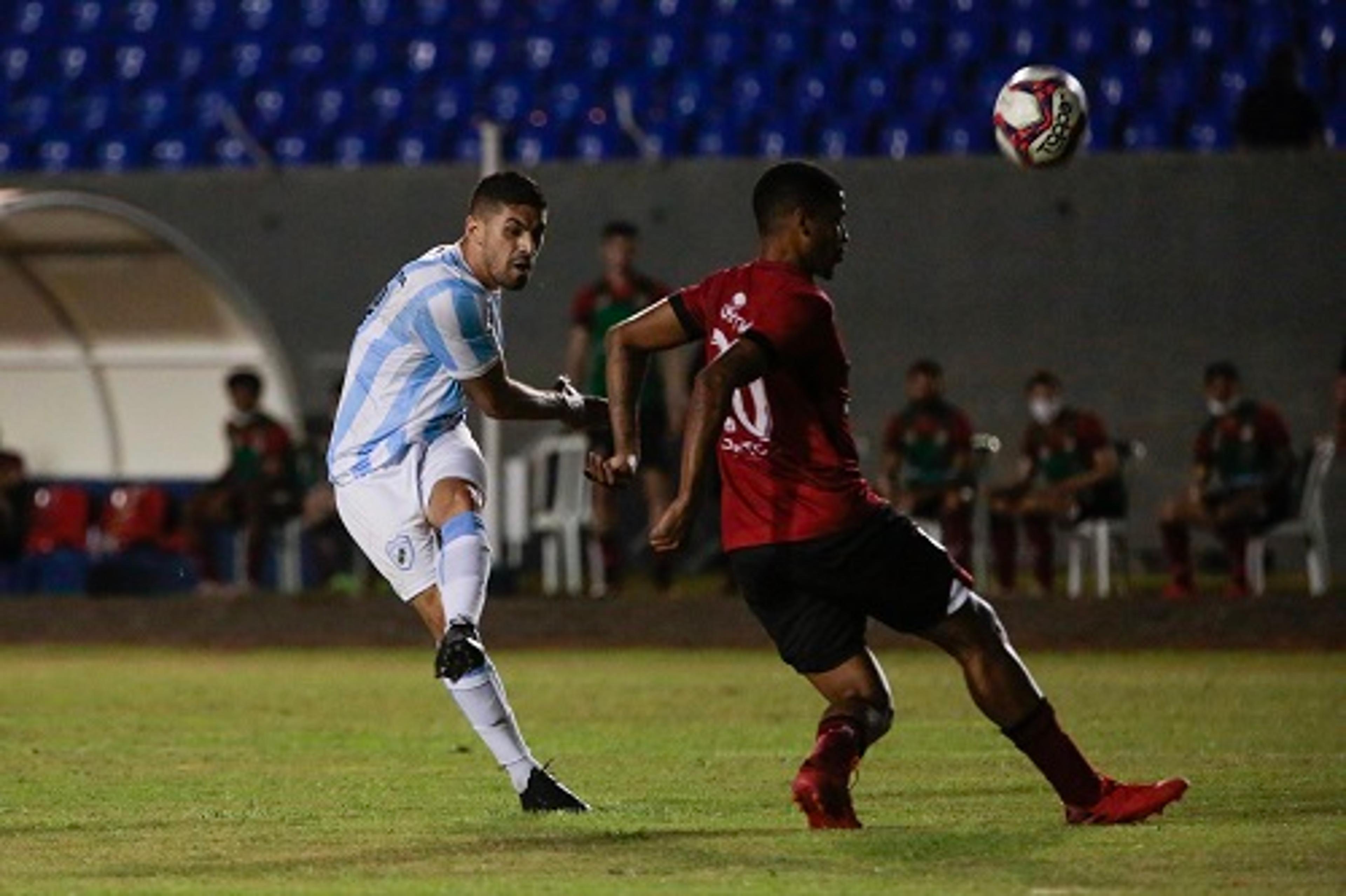 Londrina perde pênalti e fica no empate com o Brasil de Pelotas pela Série B