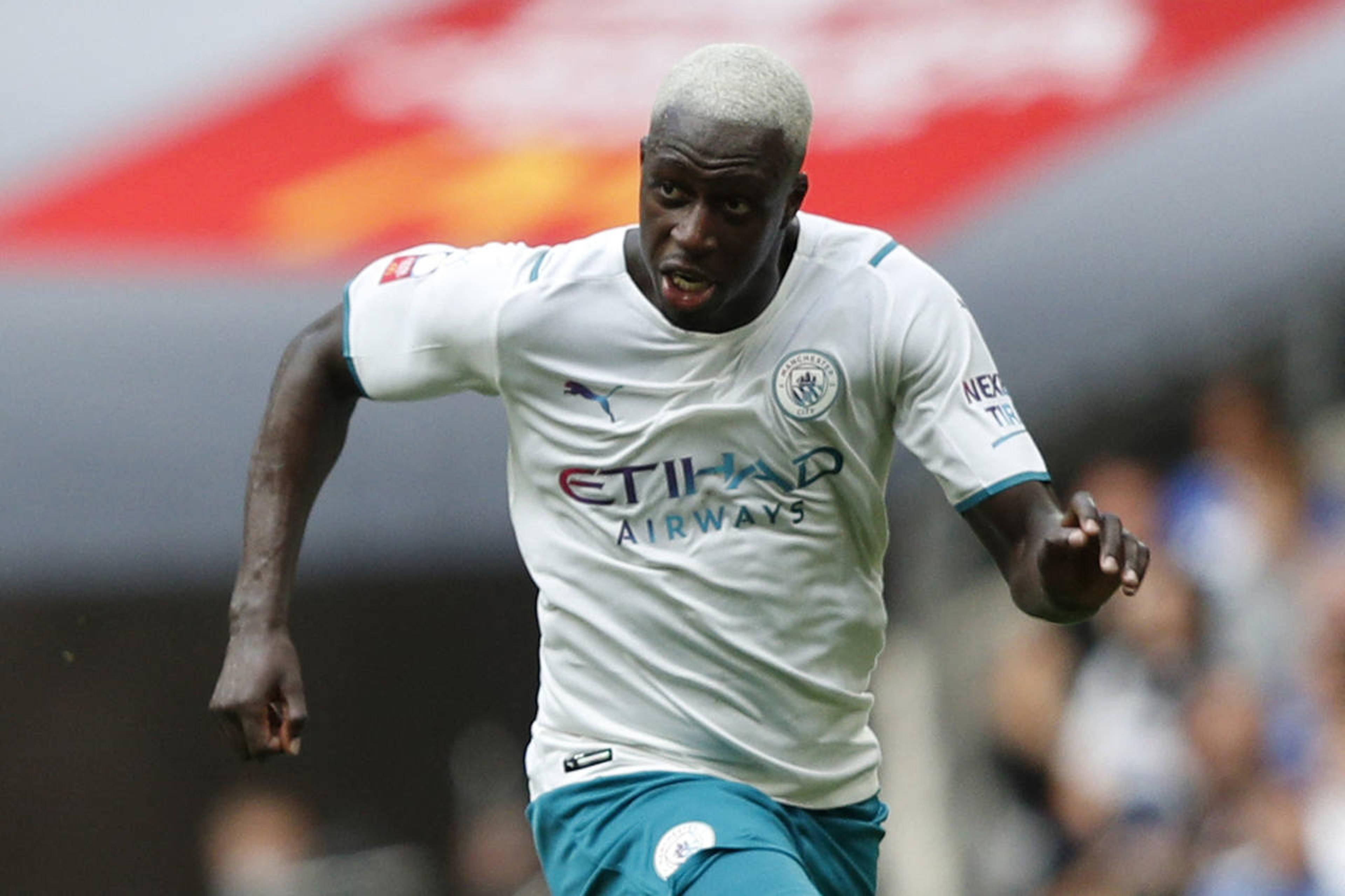 Ex-Manchester City, Mendy é inocentado de acusações de estupro