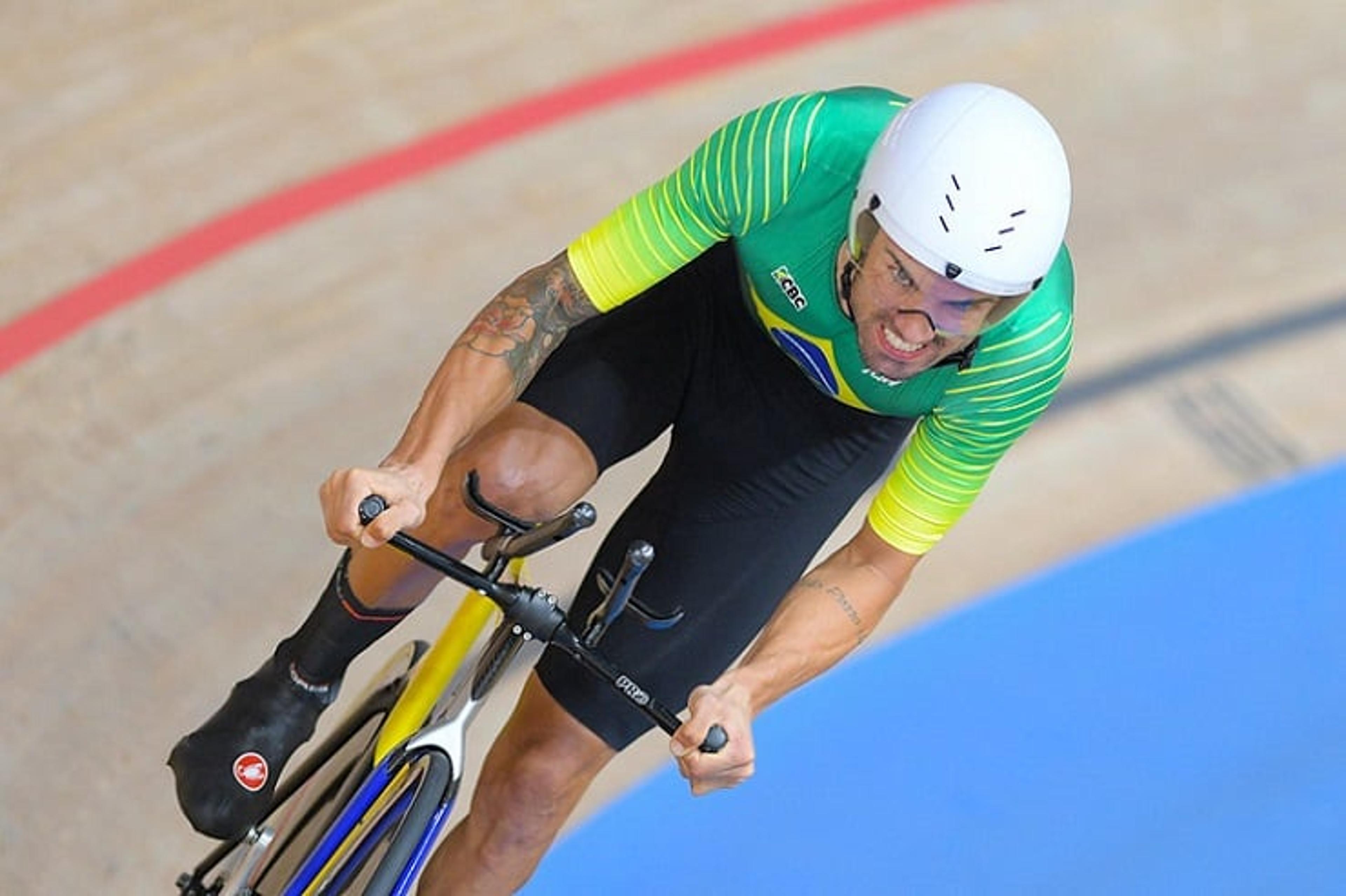 Lauro Chaman sofre queda no fim e fica fora do pódio no ciclismo nos Jogos Paralímpicos