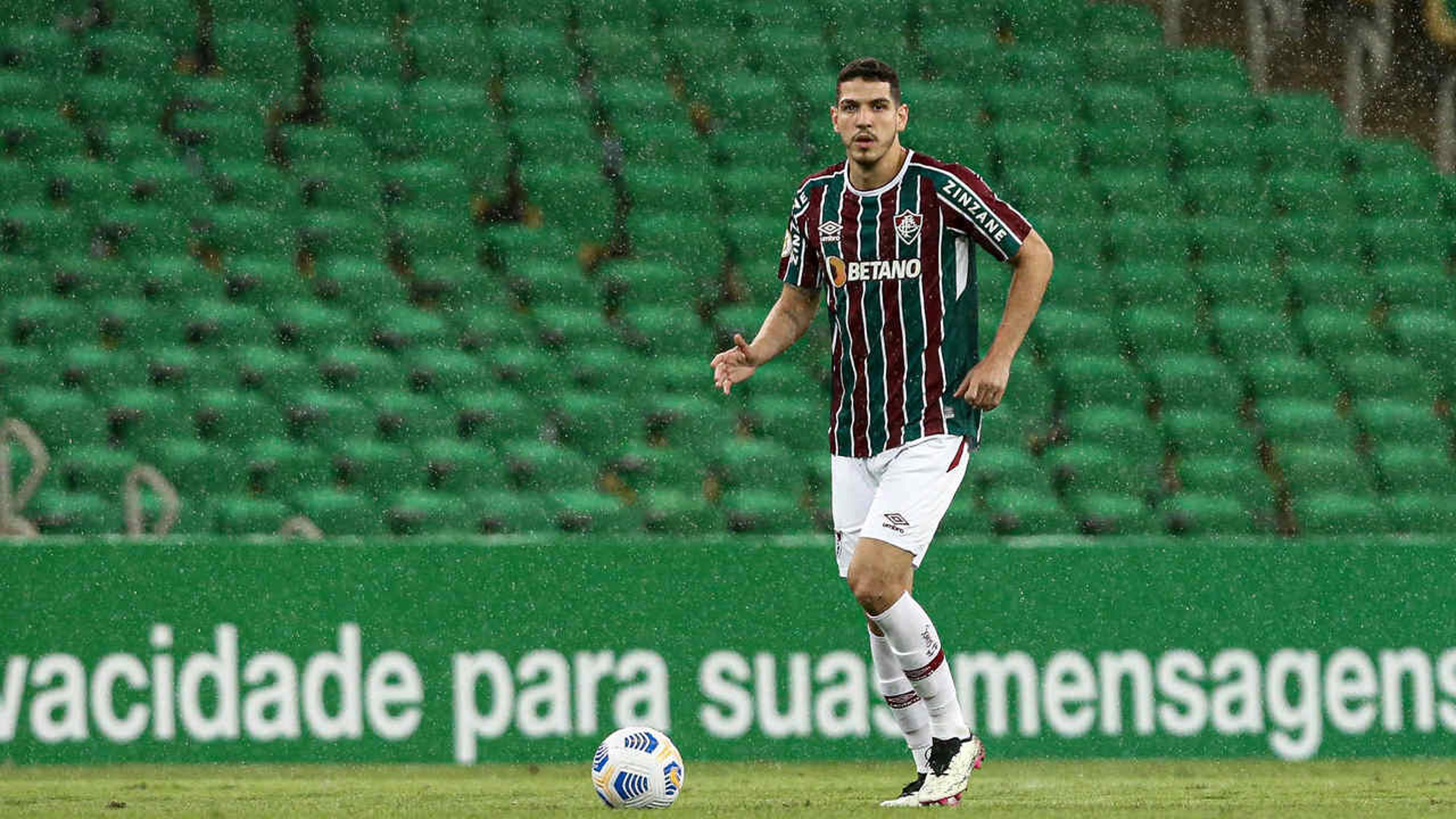 Após vitória do Fluminense no Maracanã, Nino integra a ‘Seleção da 18ª Rodada do Brasileirão’