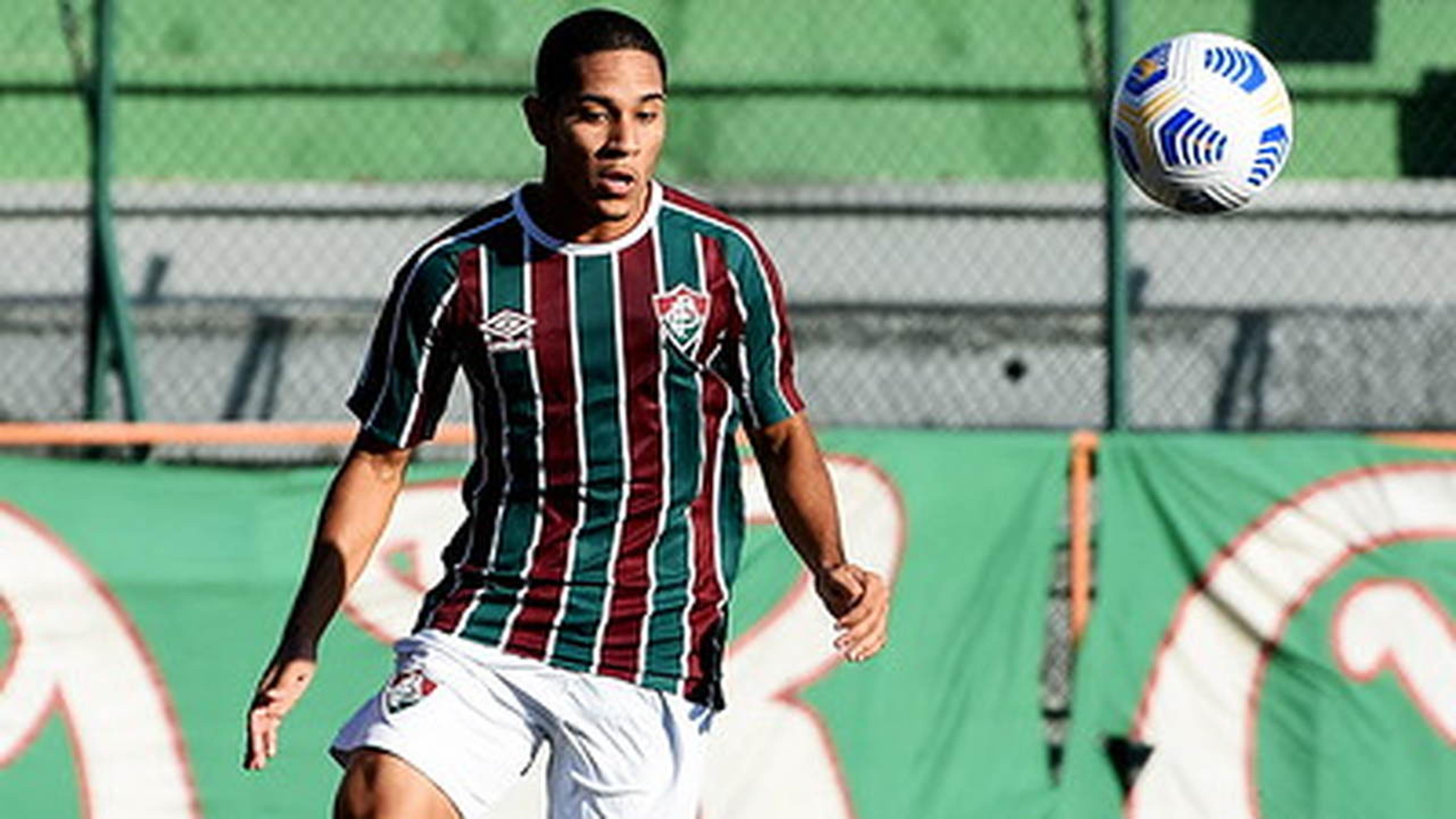 Fluminense empresta Gustavo Apis, do sub-23, ao CRB