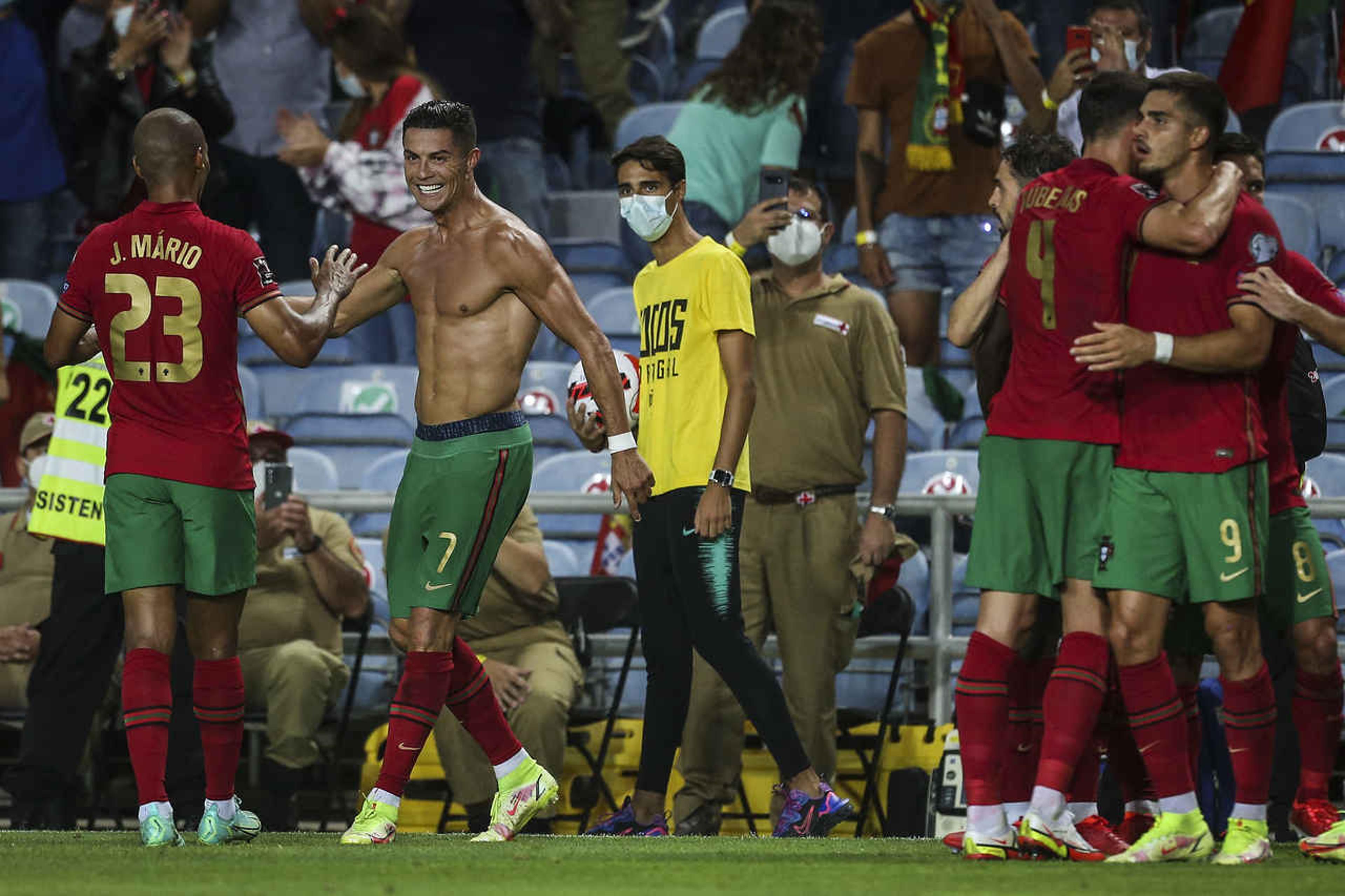 Irmã de Cristiano Ronaldo se emociona com narração brasileira em gol histórico: ‘Por isso amo o futebol’