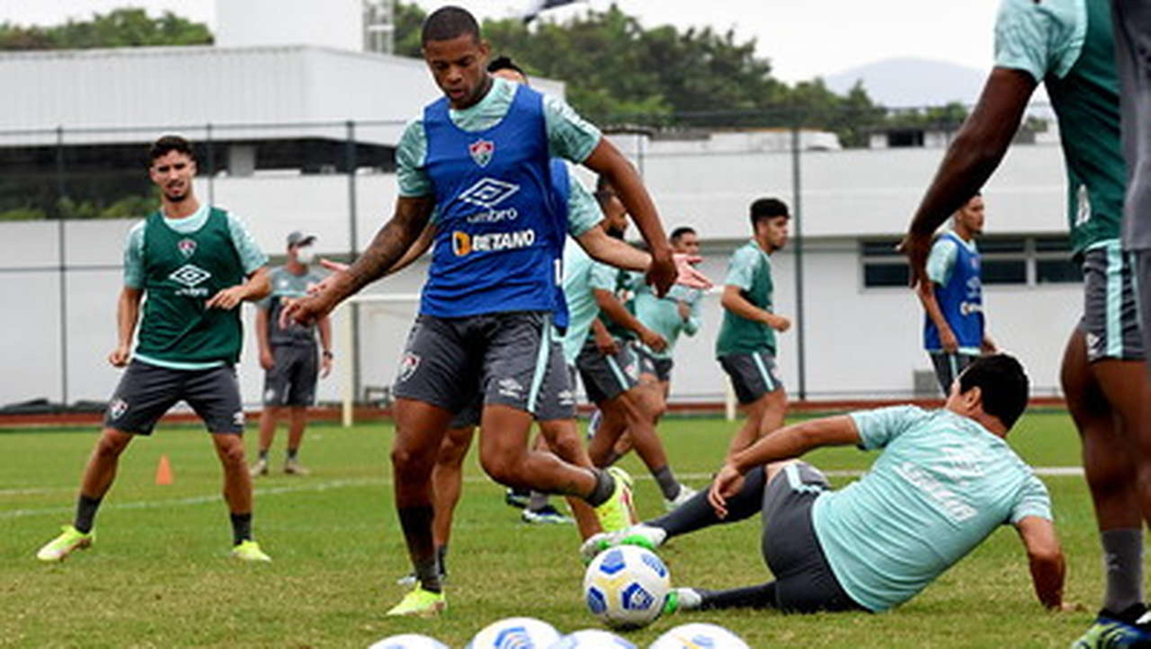 Caio Paulista volta a treinar e pode participar do próximo jogo; Gabriel Teixeira segue em transição