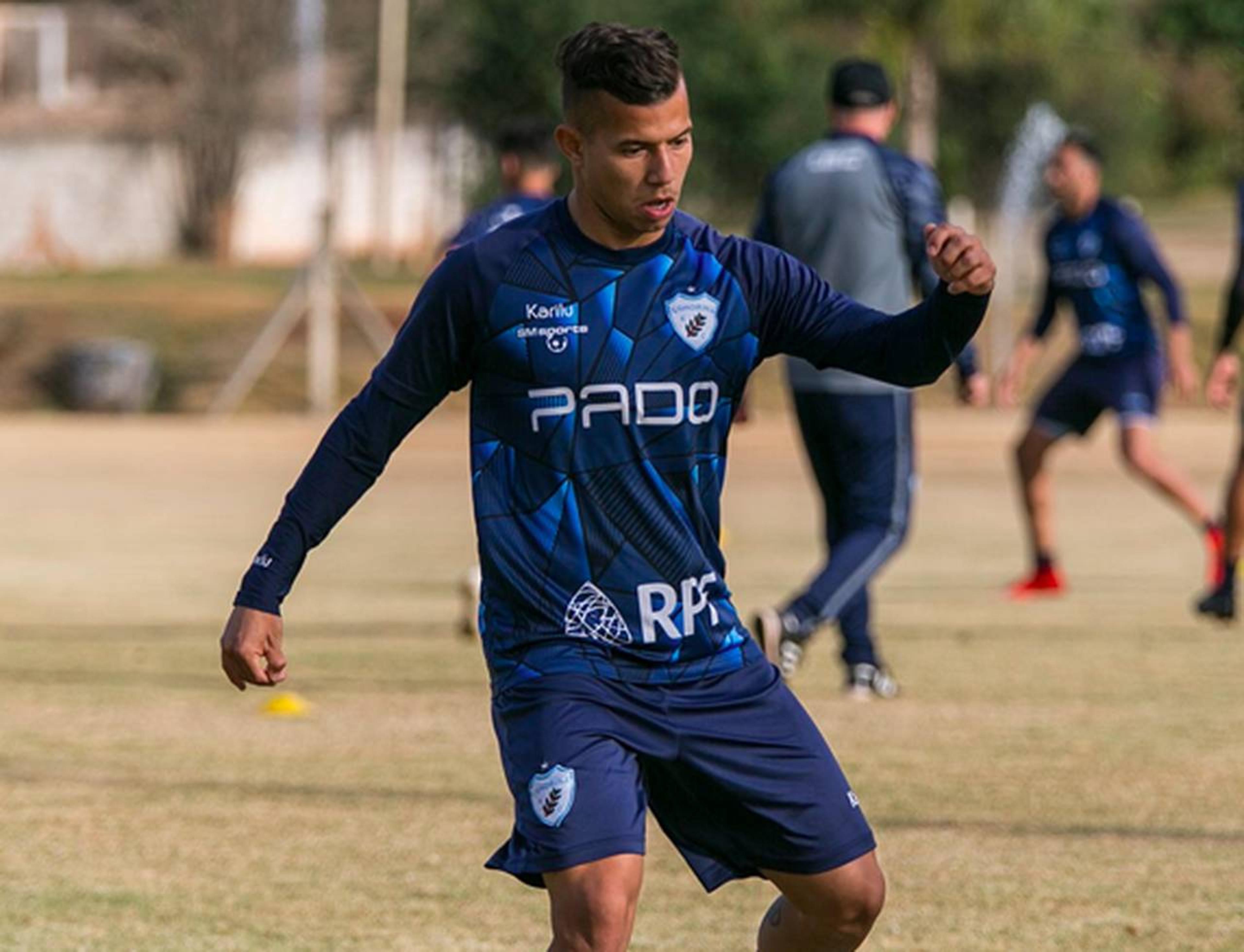 Marcelinho espera grande reta final de 2021 no Londrina e quer seguir ajudando o clube em campo