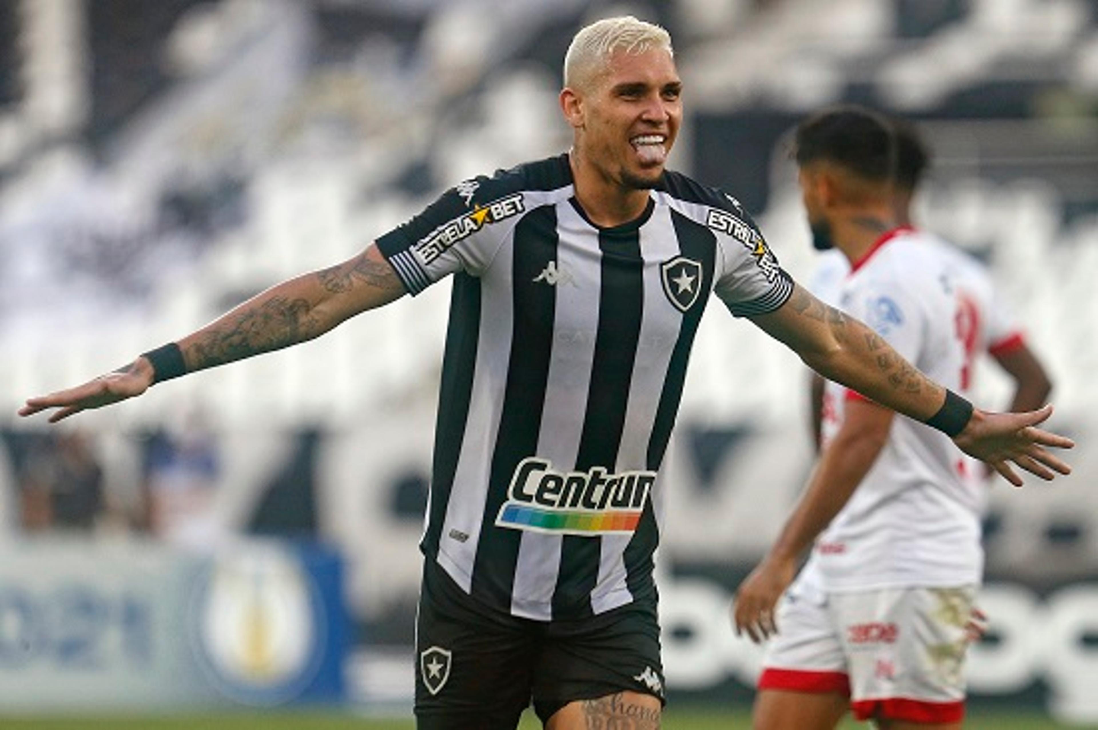 De virada, Botafogo vence o Náutico e mantém 100% de aproveitamento no segundo turno da Série B