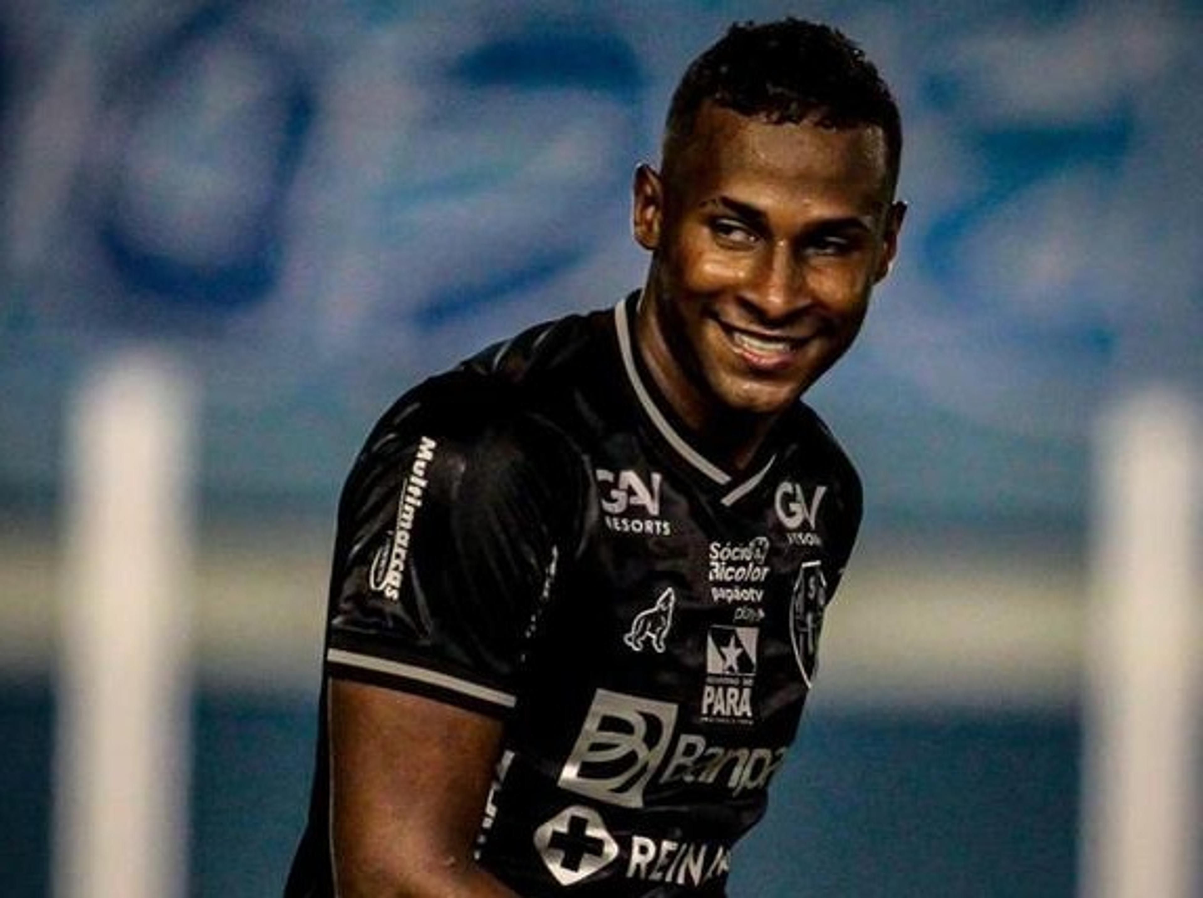 Fundamental na classificação, Robinho festeja primeiro gol pelo Paysandu