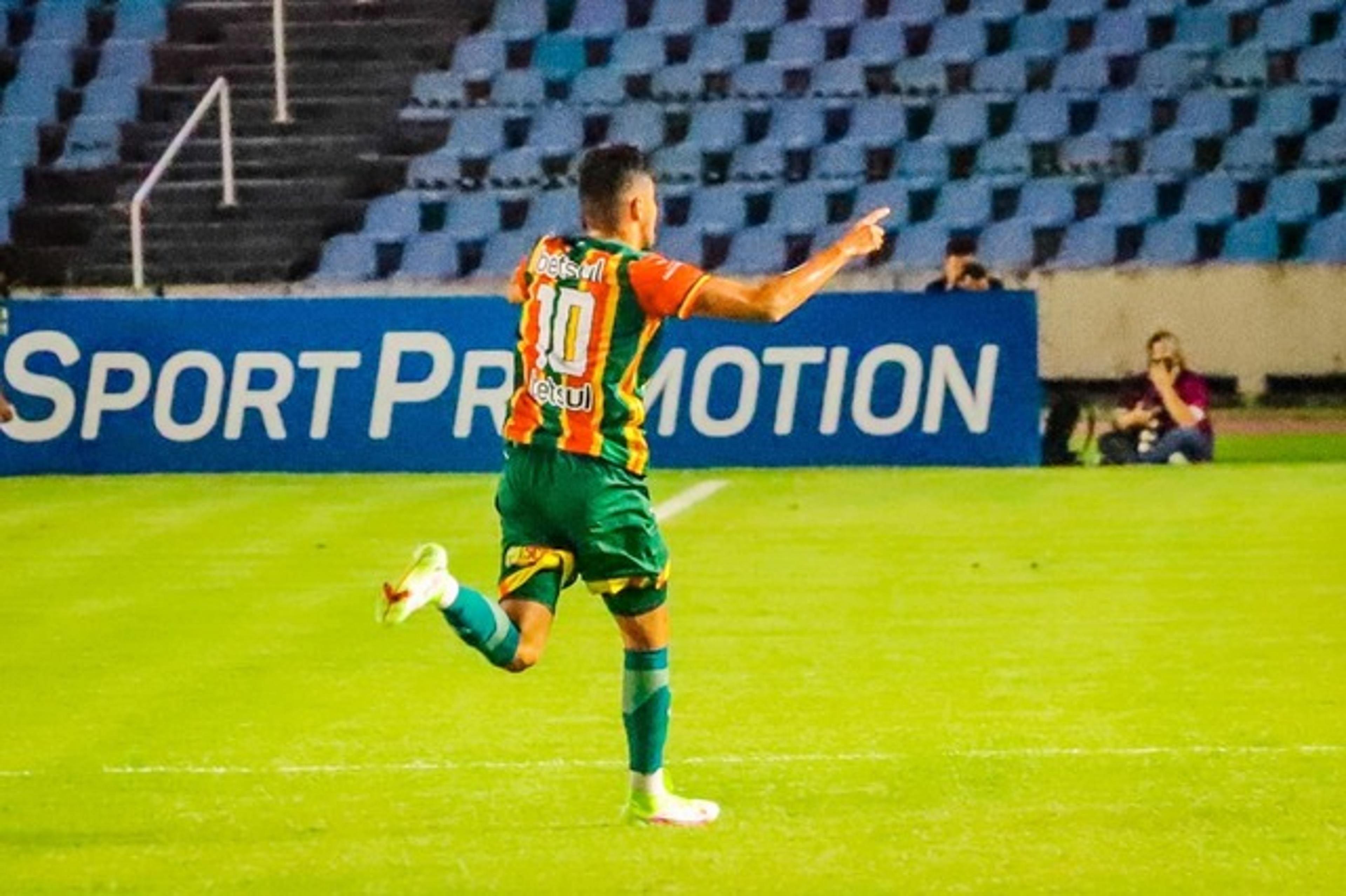 Com um a menos, Remo arranca empate heroico contra Sampaio na Série B