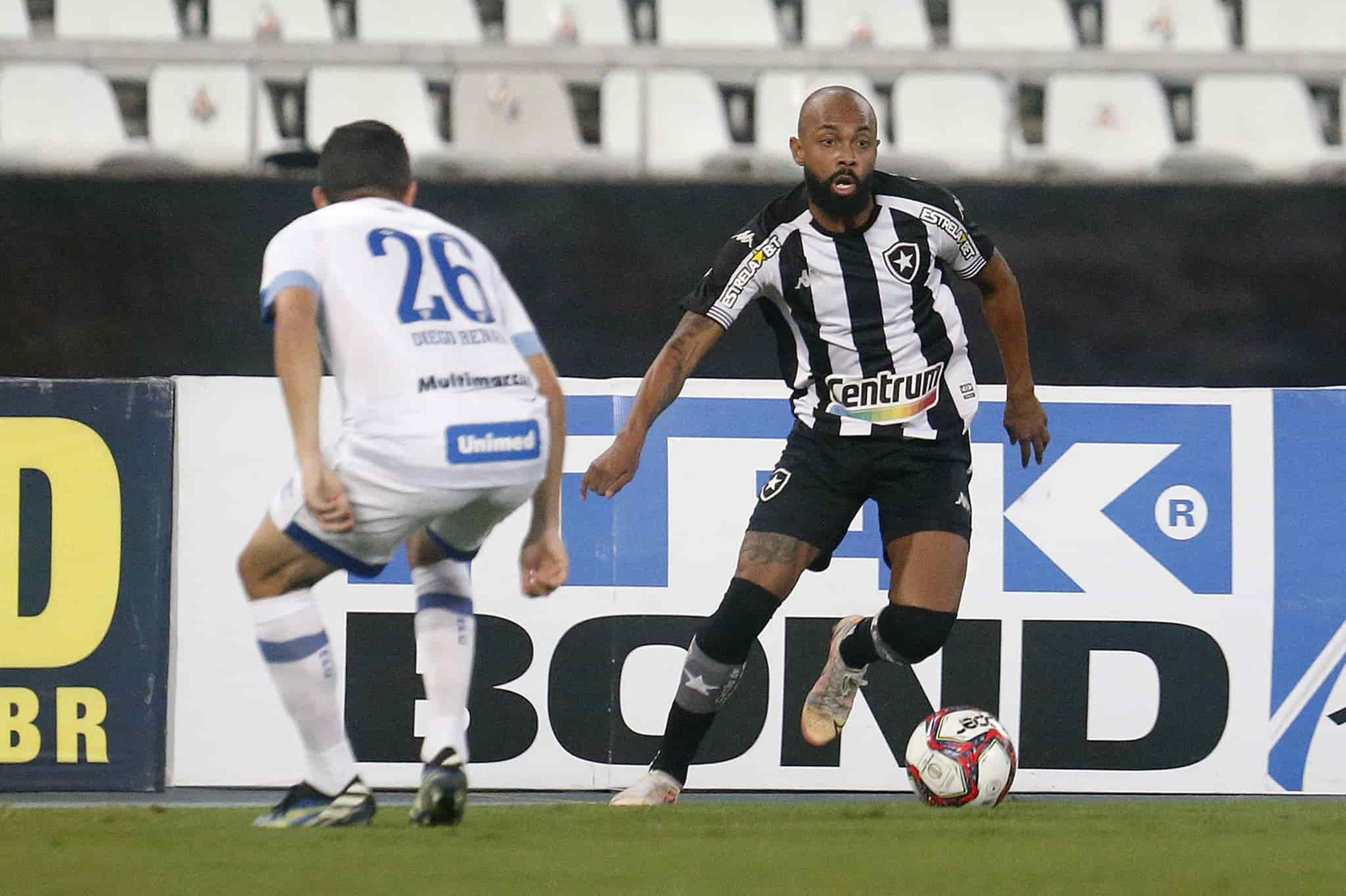 Botafogo leva virada, perde para o Avaí em casa e cai para a 3ª posição na Série B