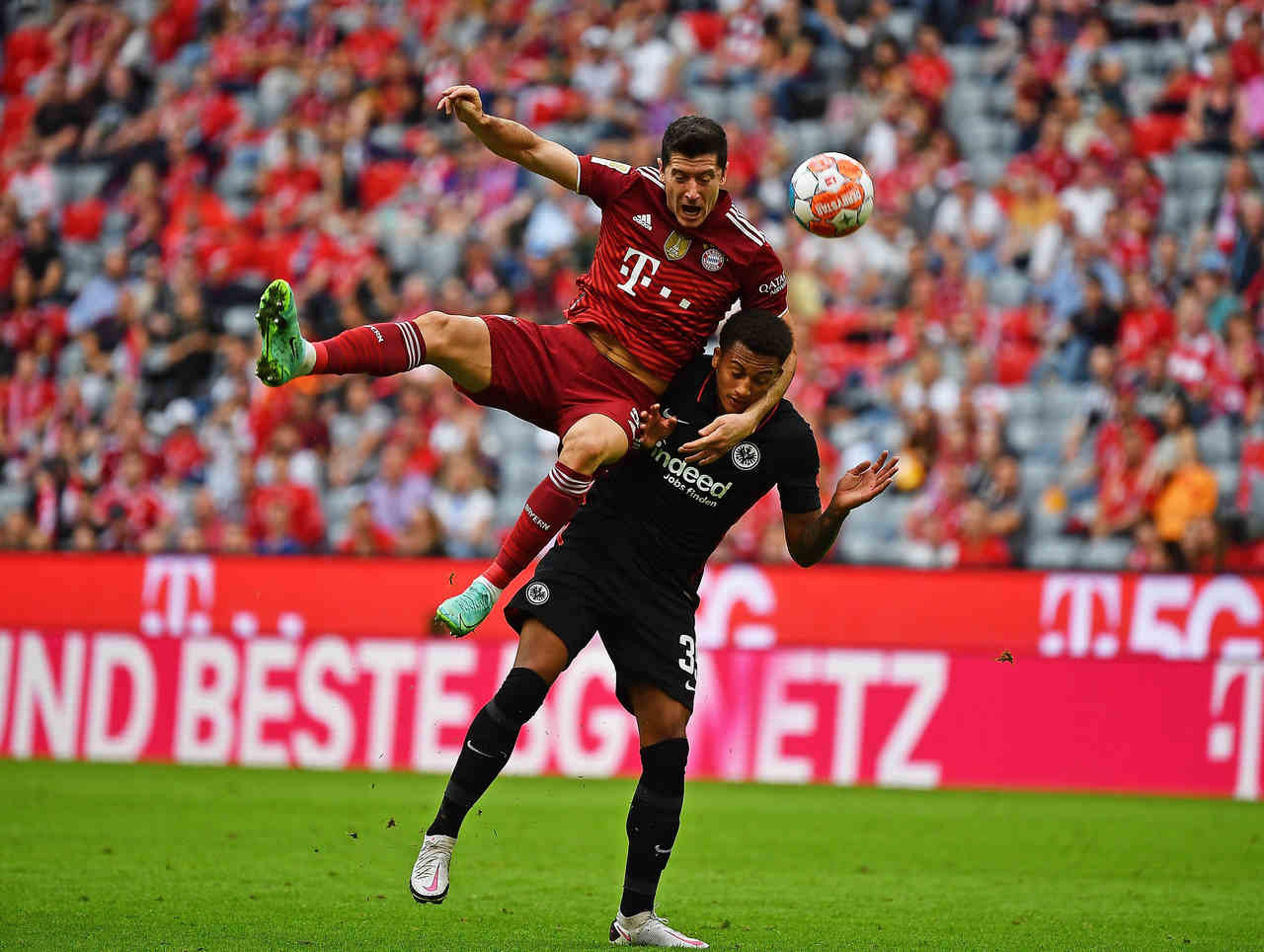 Tuta destaca segunda vitória consecutiva do Eintracht Frankfurt em cima do Bayern