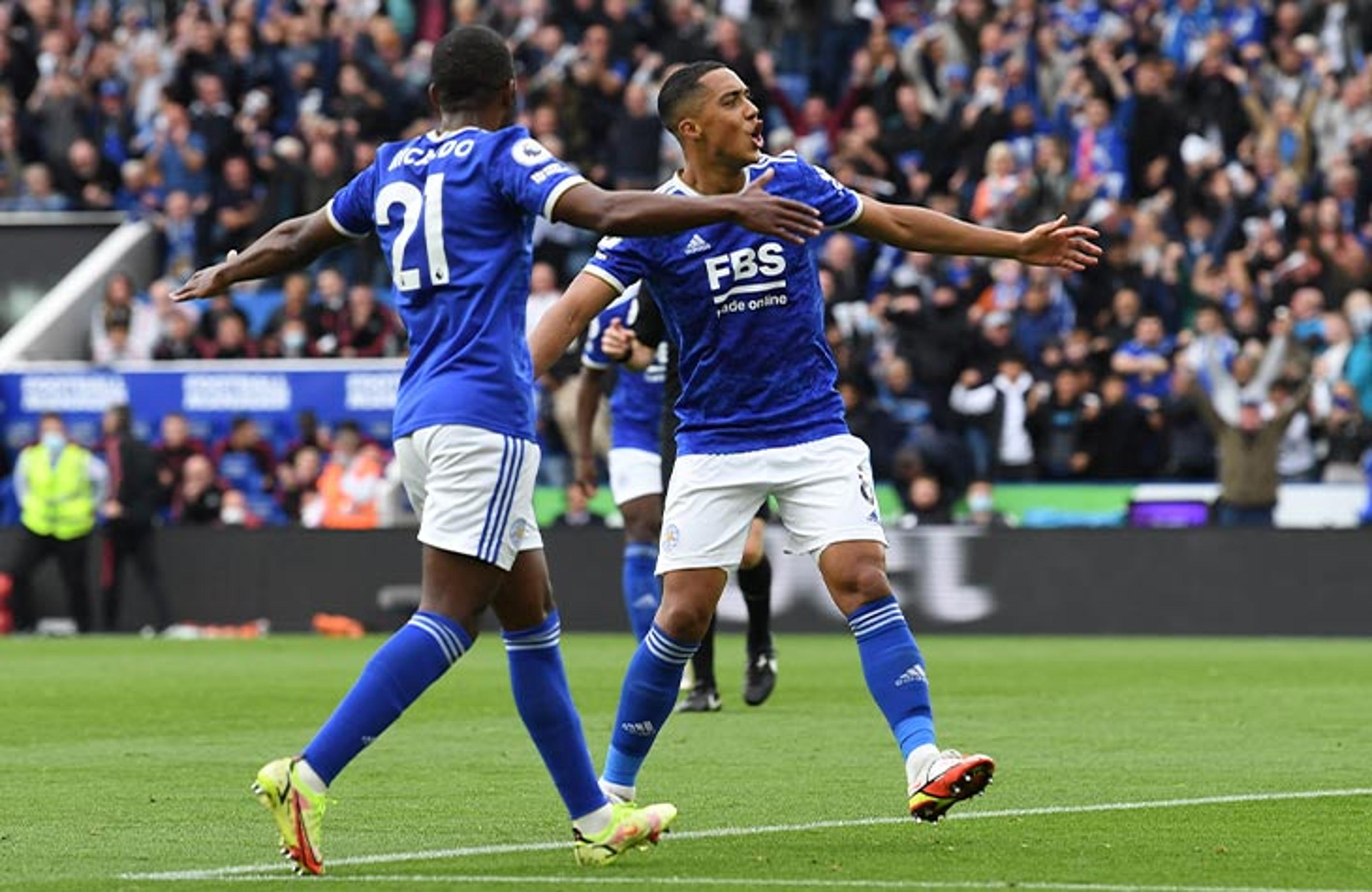 Em jogo de seis gols, Leicester vence o Manchester United em casa pelo Campeonato Inglês