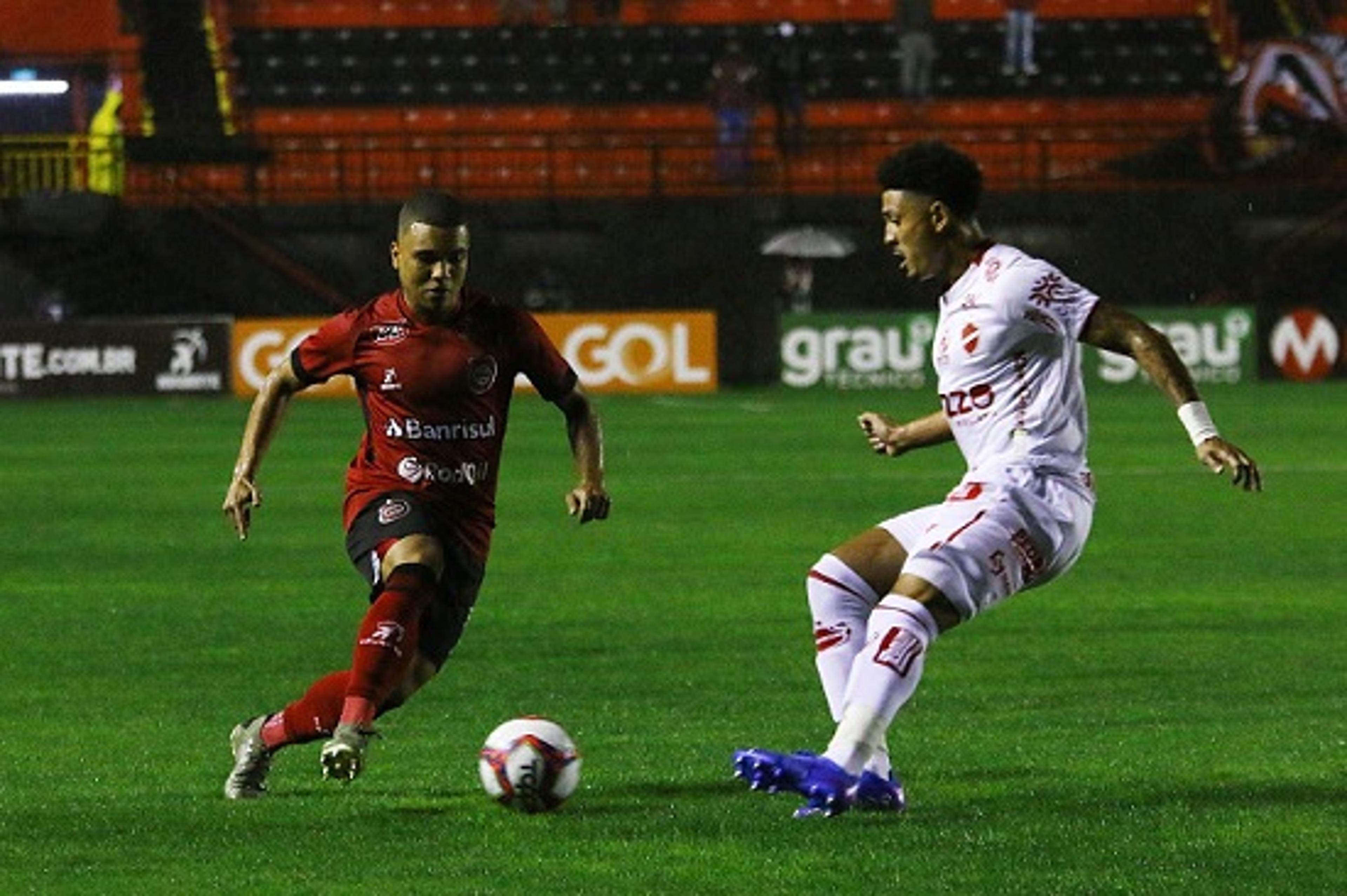 Em jogo retomado neste sábado, Brasil de Pelotas e Vila Nova ficam no empate pela Série B