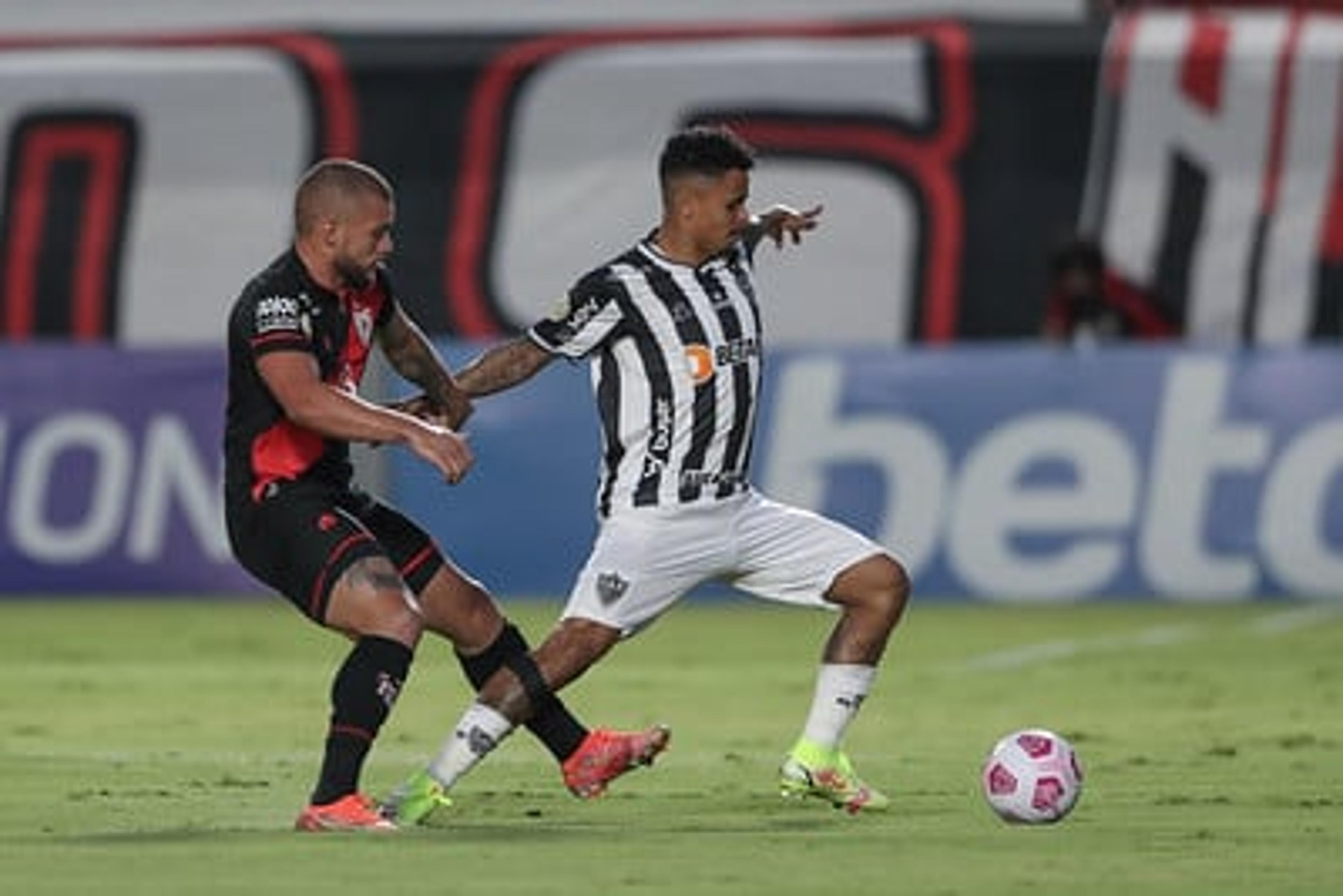 VÍDEO: veja os gols da virada do Atlético-GO sobre o Atlético-MG pelo Brasileirão