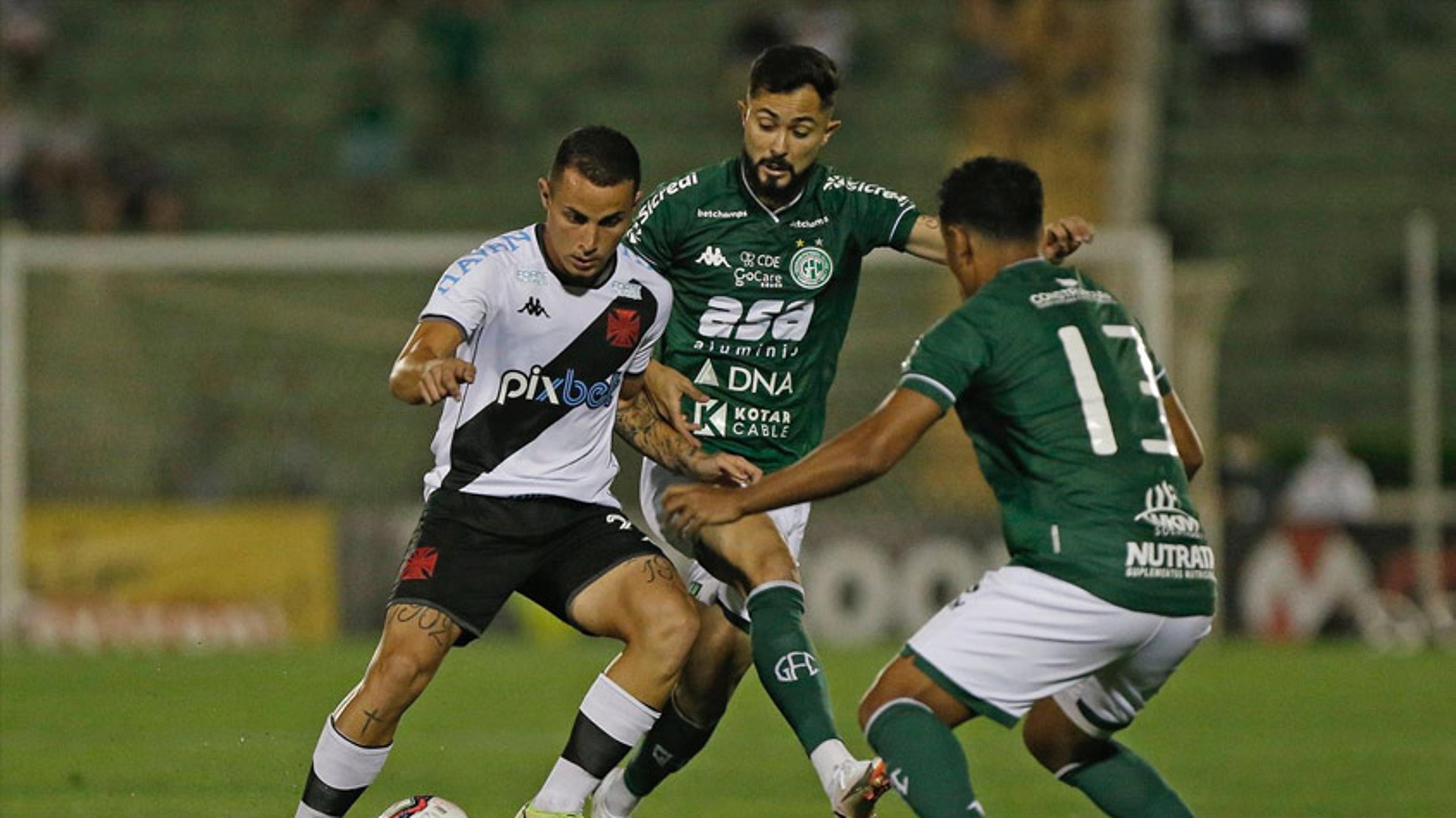 Cano perde pênalti no fim, Vasco é derrotado pelo Guarani e fica cada vez mais distante do acesso