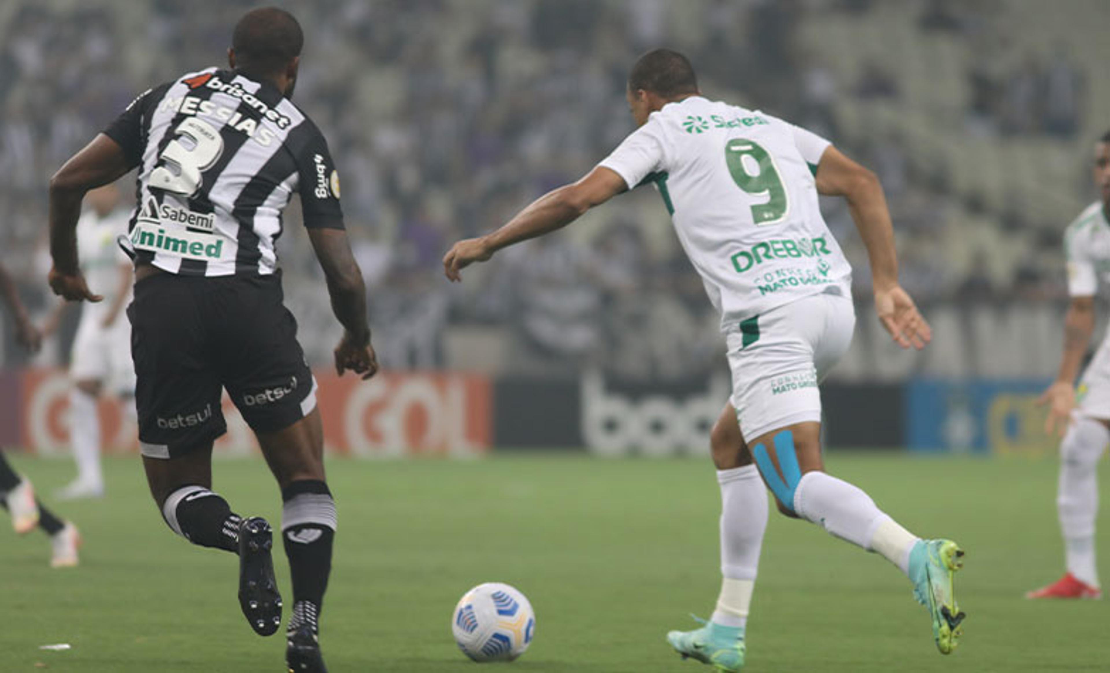 Com direito a pênalti perdido, Ceará bate Cuiabá pelo Brasileirão e sonha com vaga na Libertadores