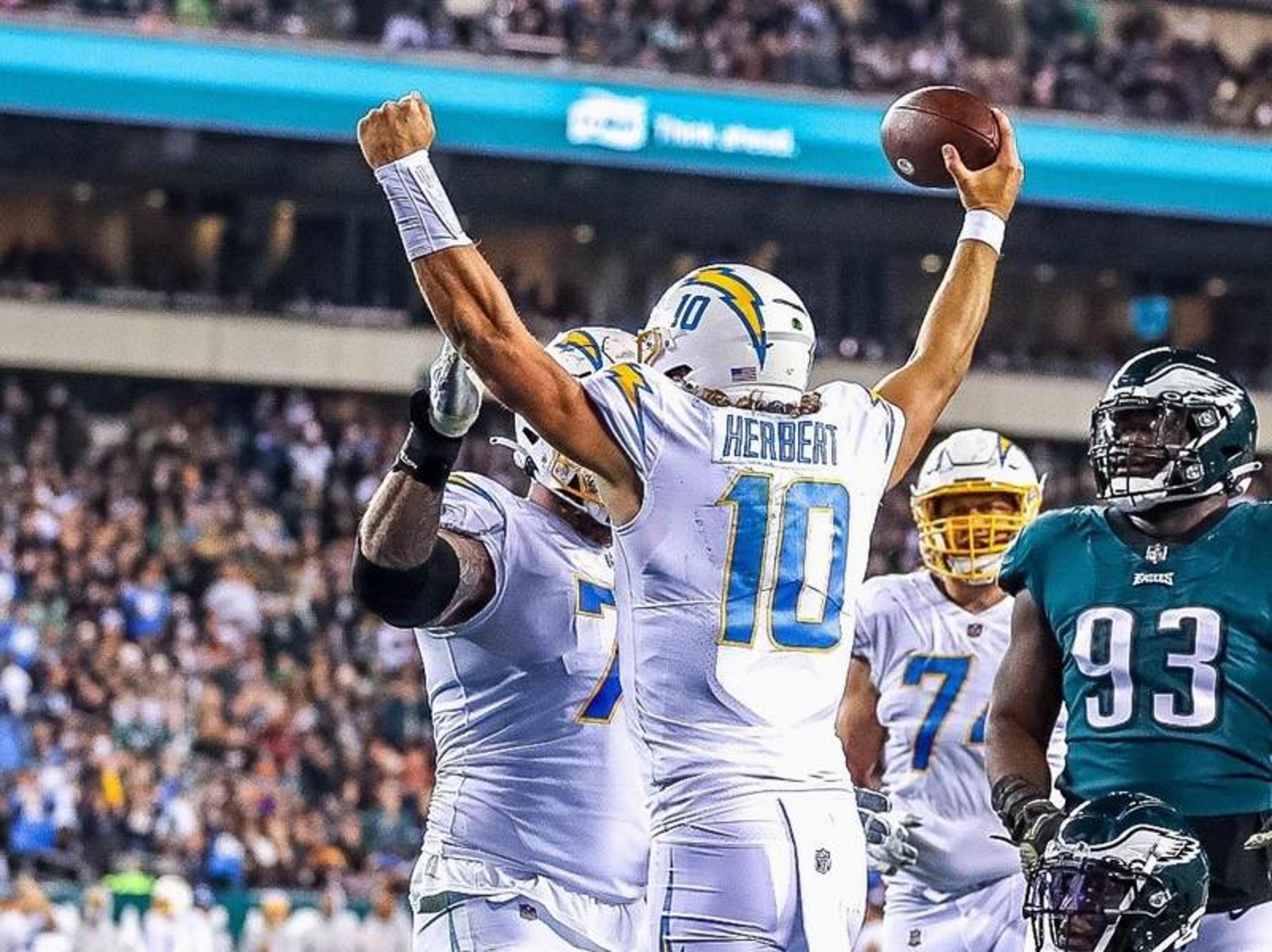 Justin Herbert e Matt Ryan encabeçam os jogadores da semana 9: saiba a relação de premiados