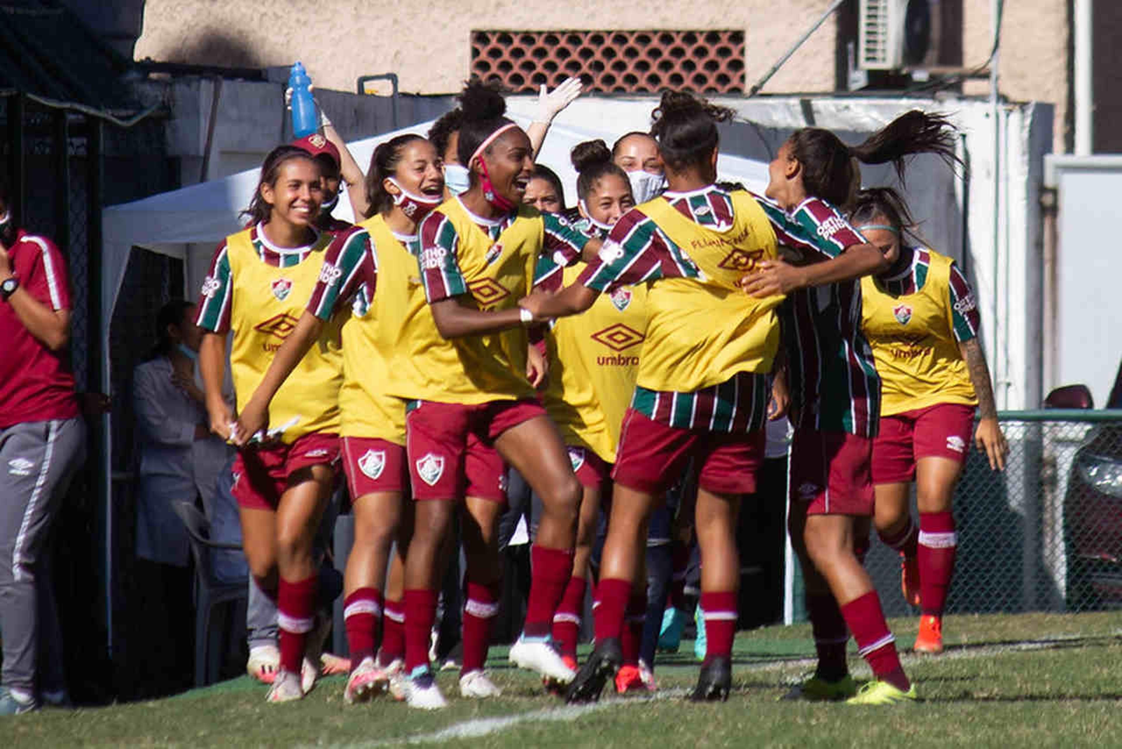 Fluminense vence o Bangu e avança para as semifinais do Campeonato Carioca Feminino