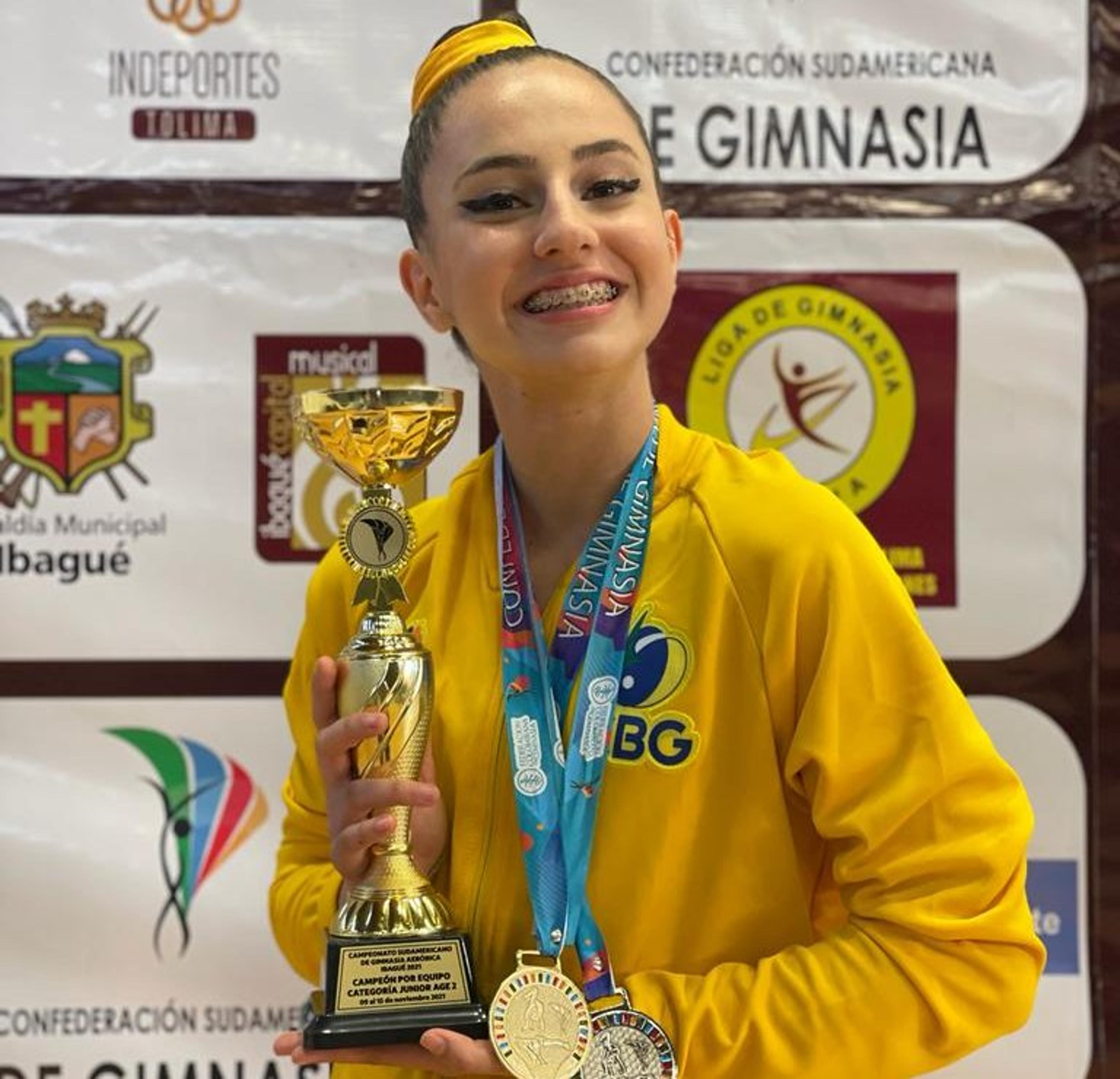 Itaguaiense Manu Aparecida é campeã Sul-Americana de ginástica