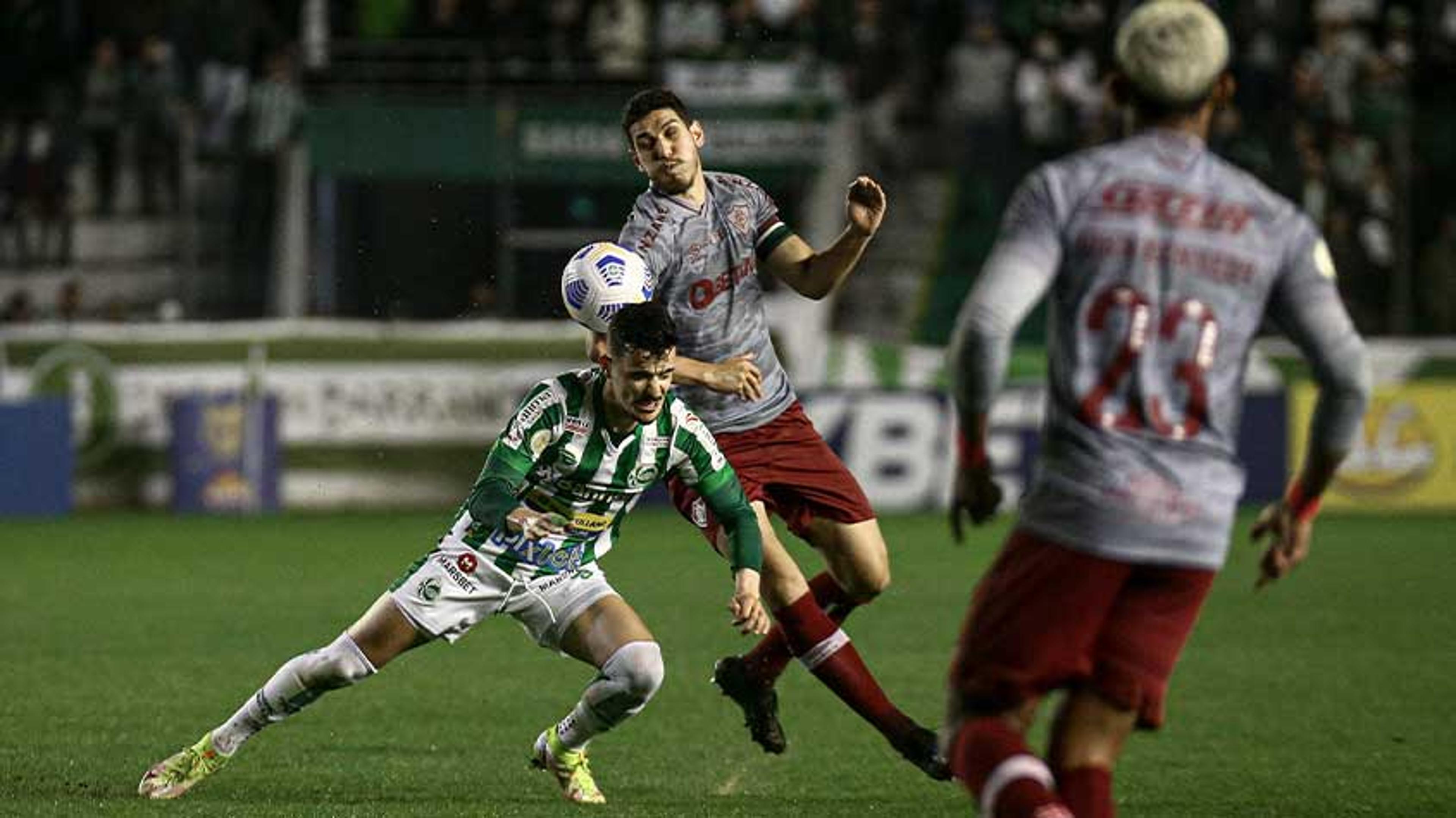 Fluminense deixa a desejar no setor ofensivo e perde para o Juventude em noite de pouca inspiração