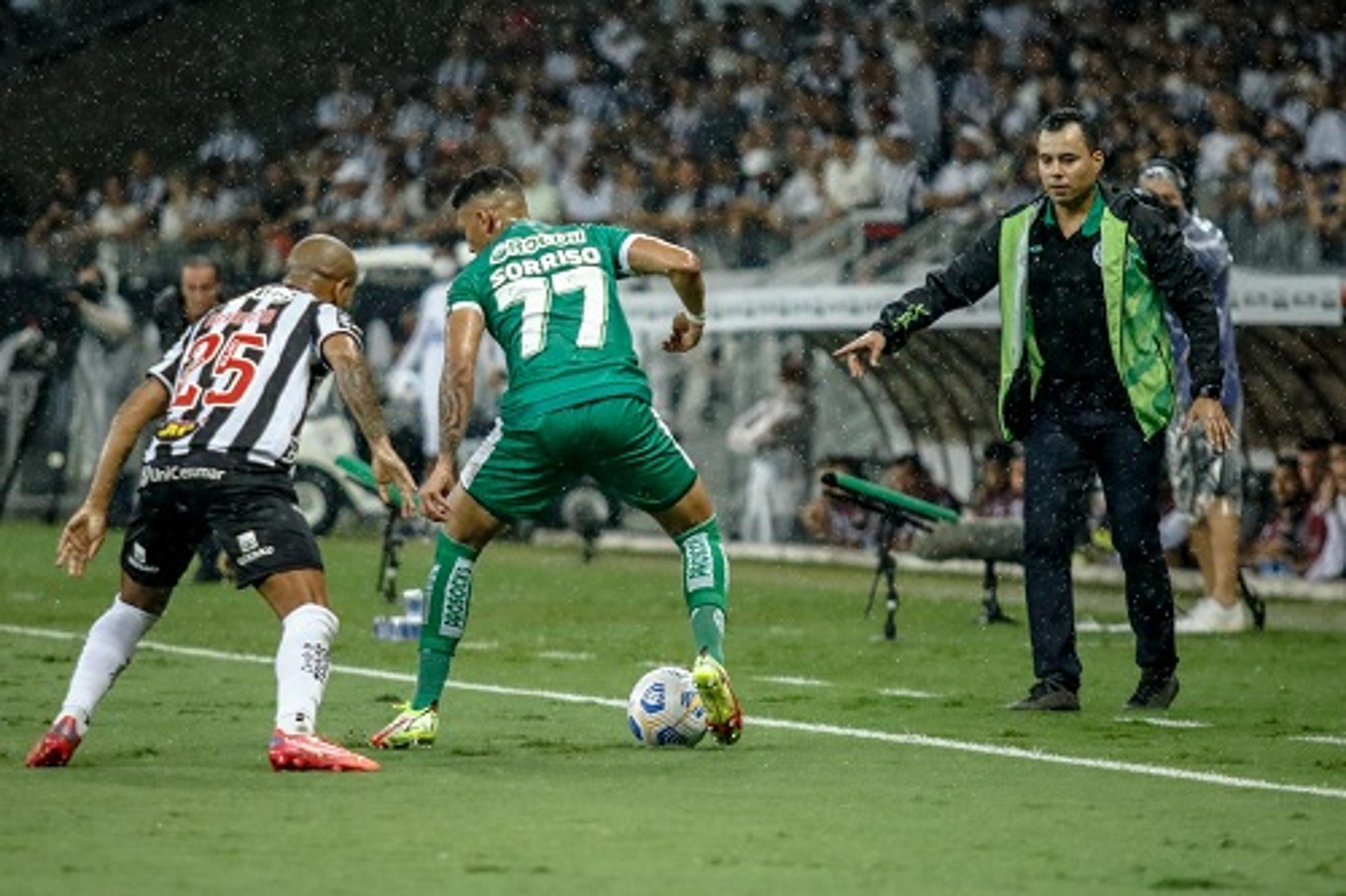 Jair Ventura critica arbitragem após derrota do Juventude para o Atlético-MG