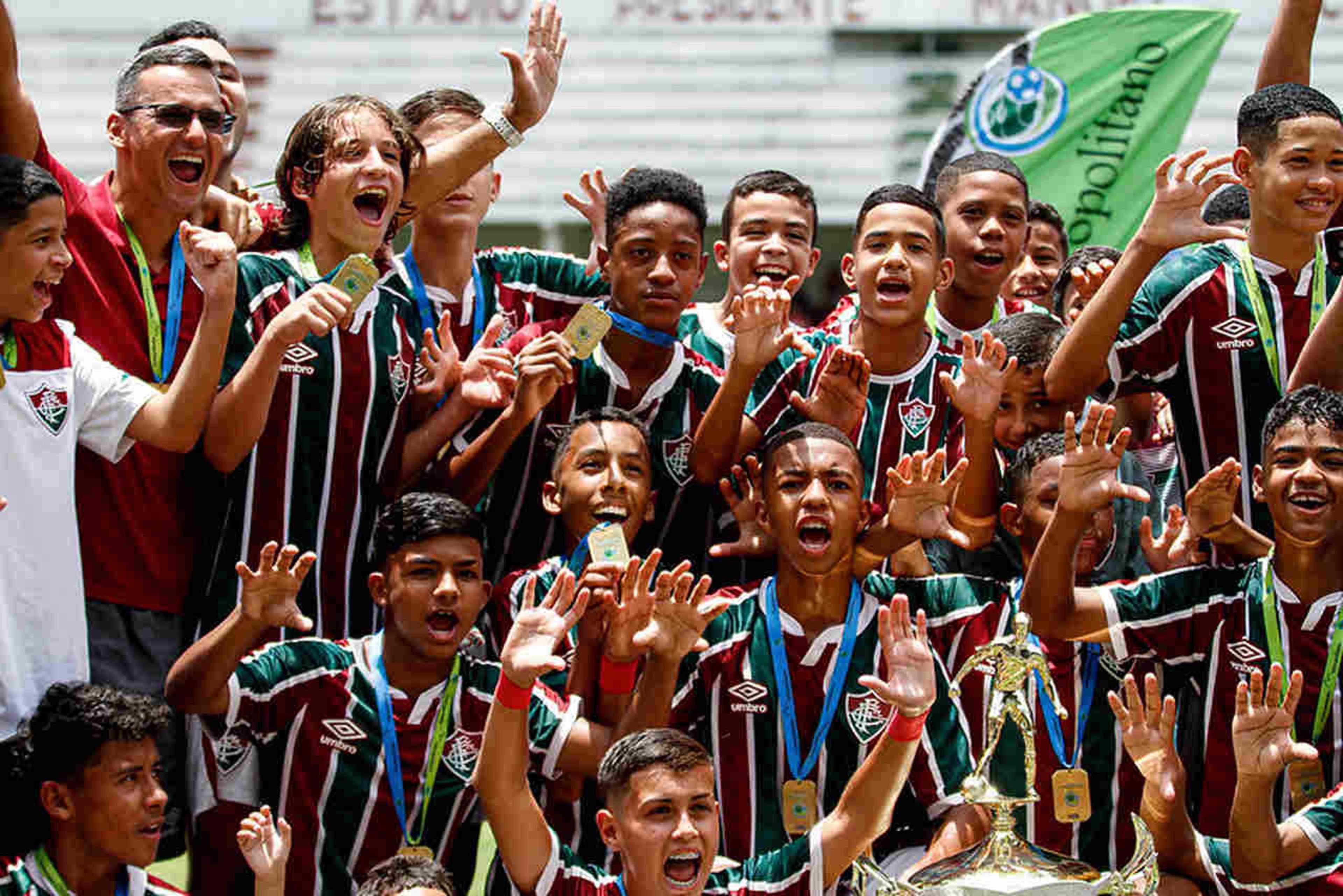 Fluminense empata com o Flamengo e conquista Metropolitano sub-13 no placar agregado