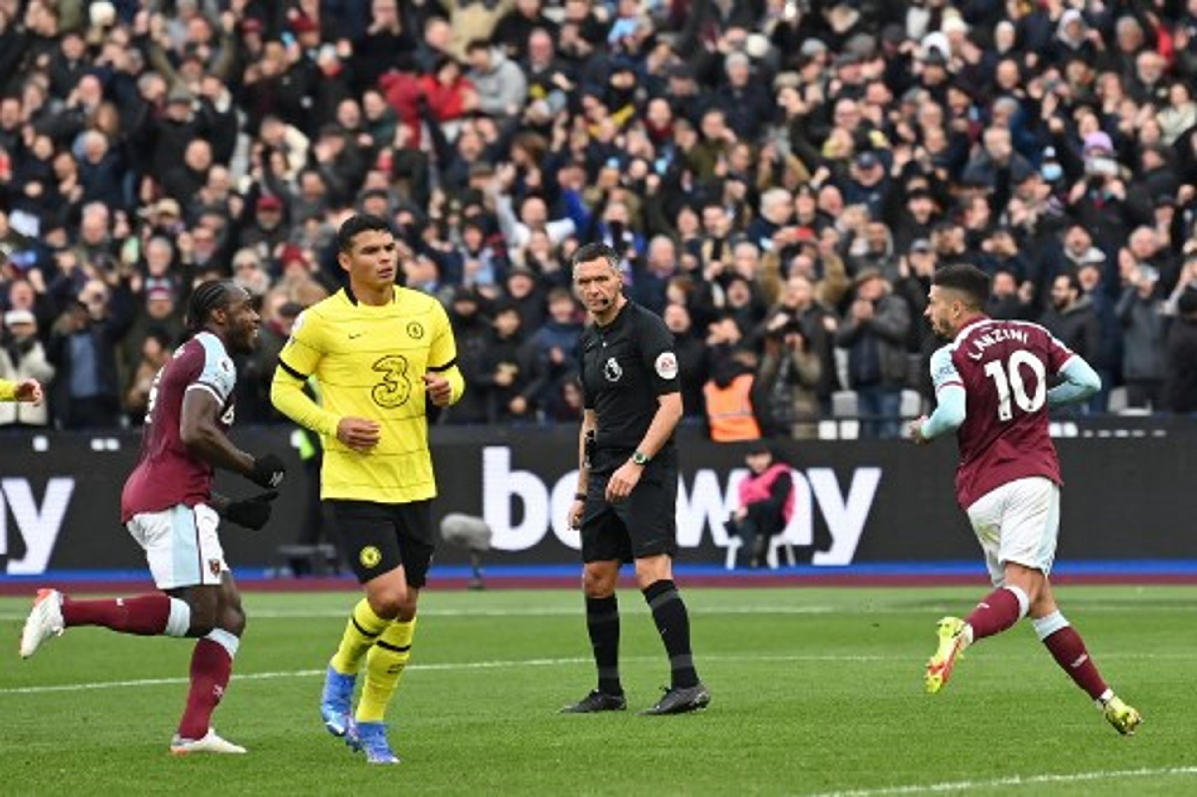 West Ham consegue virada no fim e derrota o Chelsea na Premier League