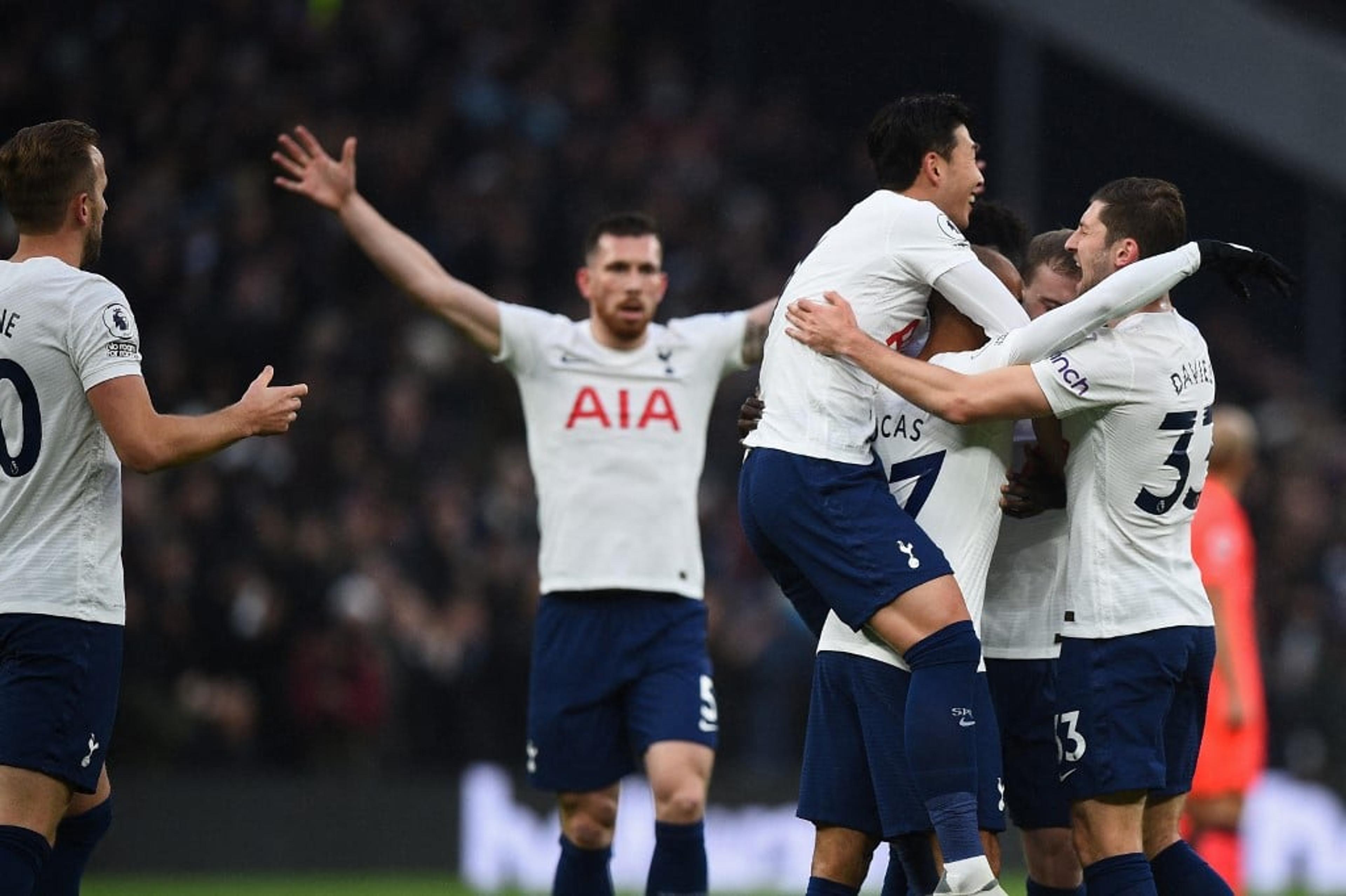 Tottenham vence o Norwich e sonha com vaga na Champions League