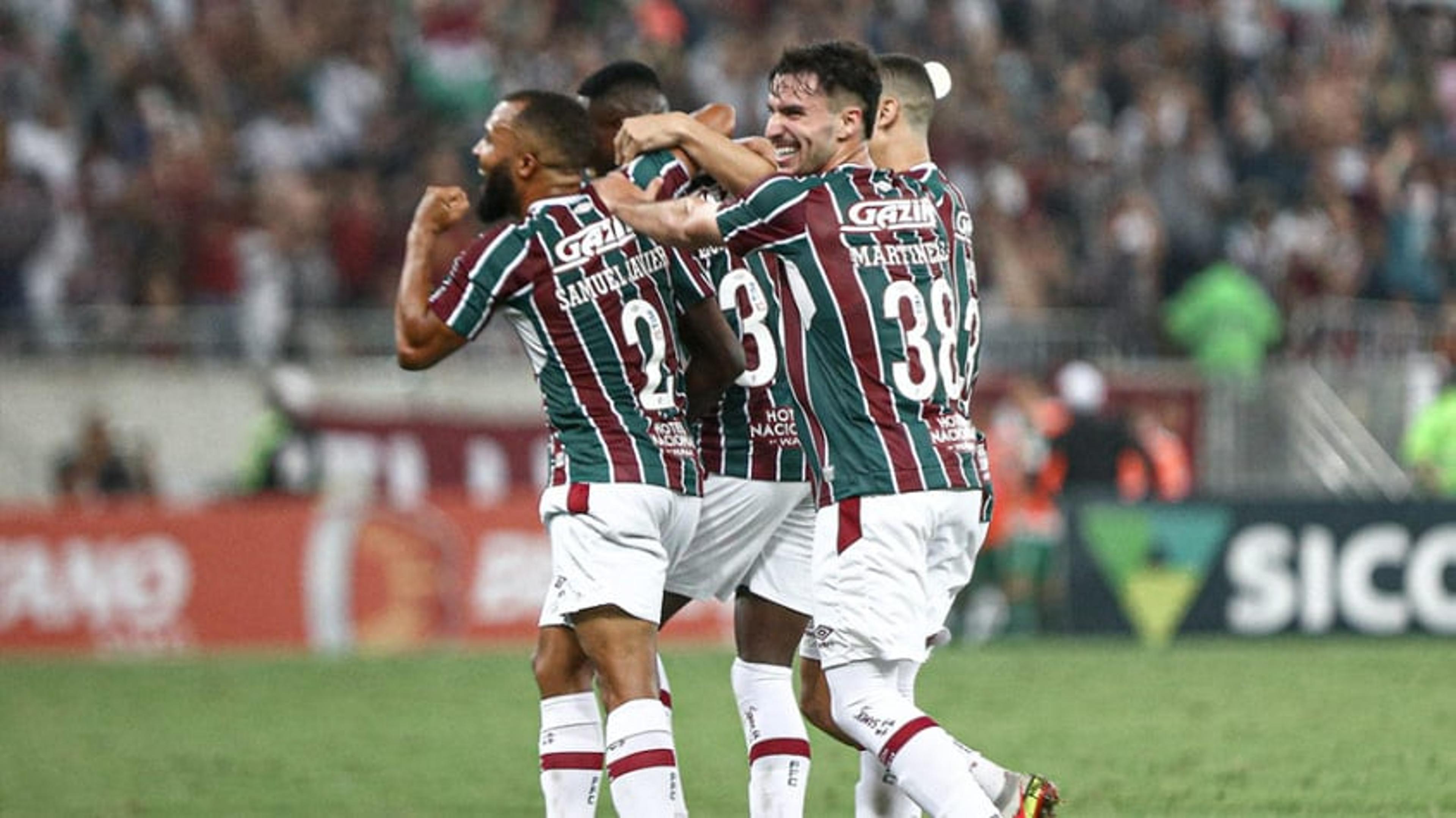 Fluminense goleia a Chapecoense e, em clima de festa, ratifica sua vaga para a Libertadores-2022