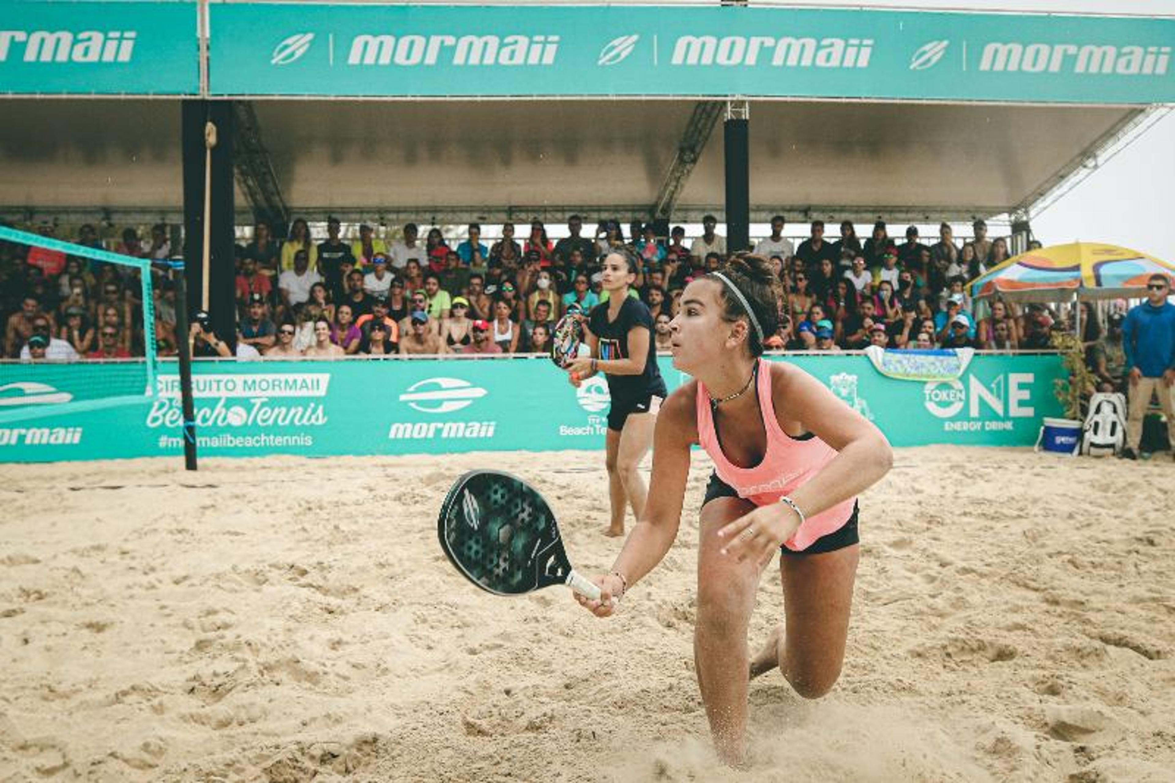 Diversão, saúde e qualidade de vida: Beach Tennis invade as areias da Praia da Ferrugem e jovem de 16 anos se destaca