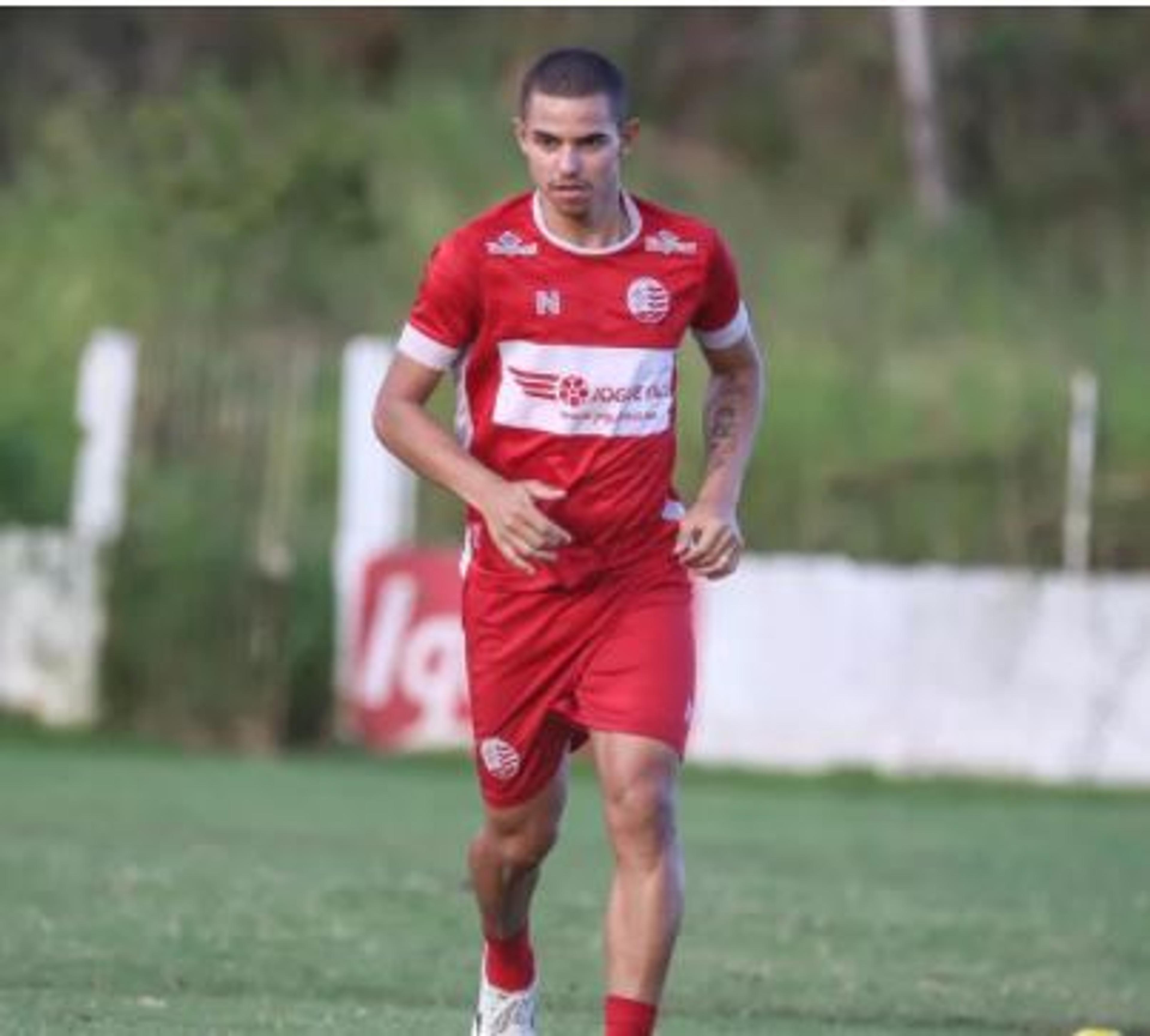 Djavan permanece no Náutico para a temporada 2022