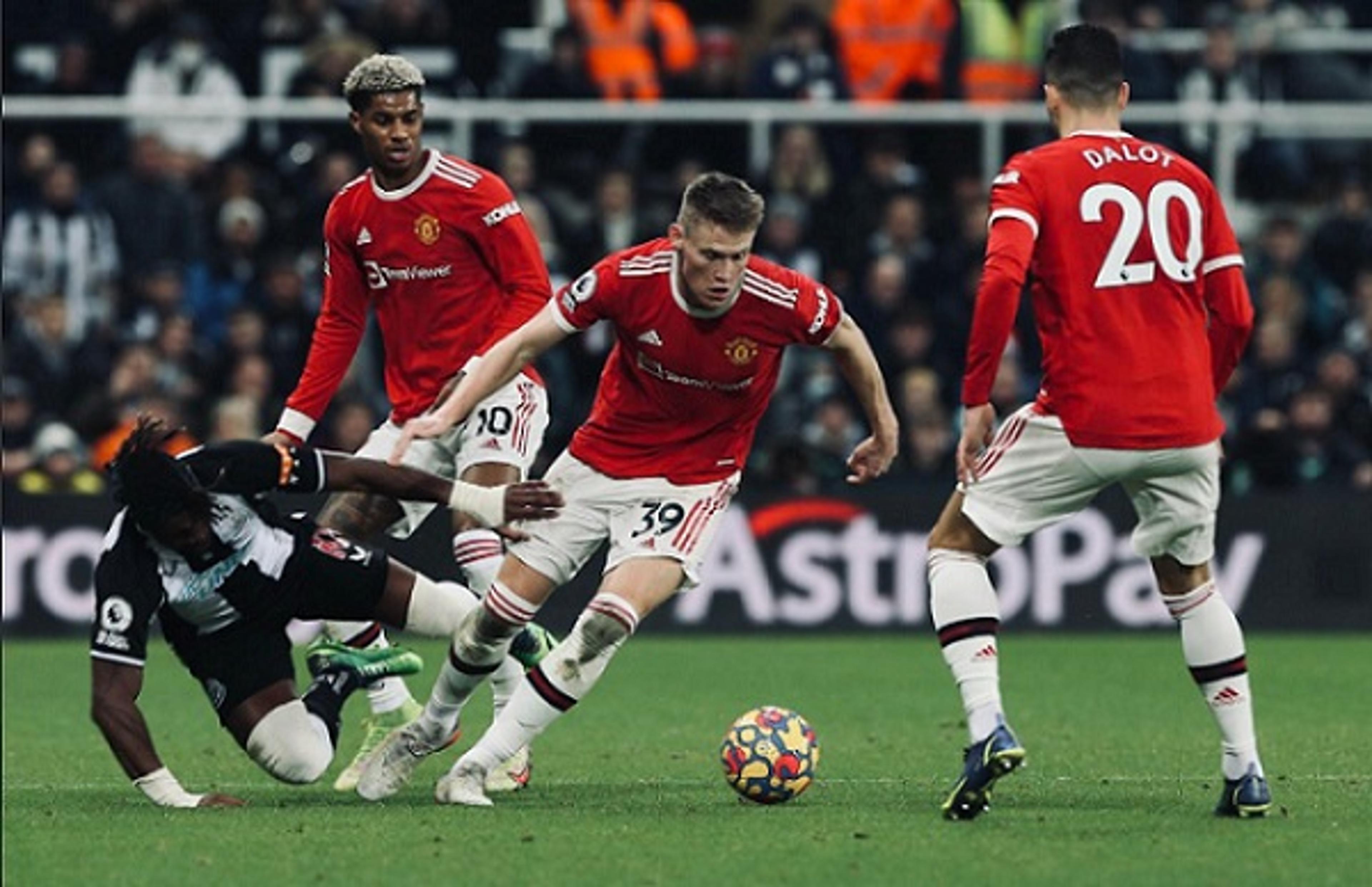 Manchester United x Burnley: onde assistir, horário e escalações do jogo pela Premier League