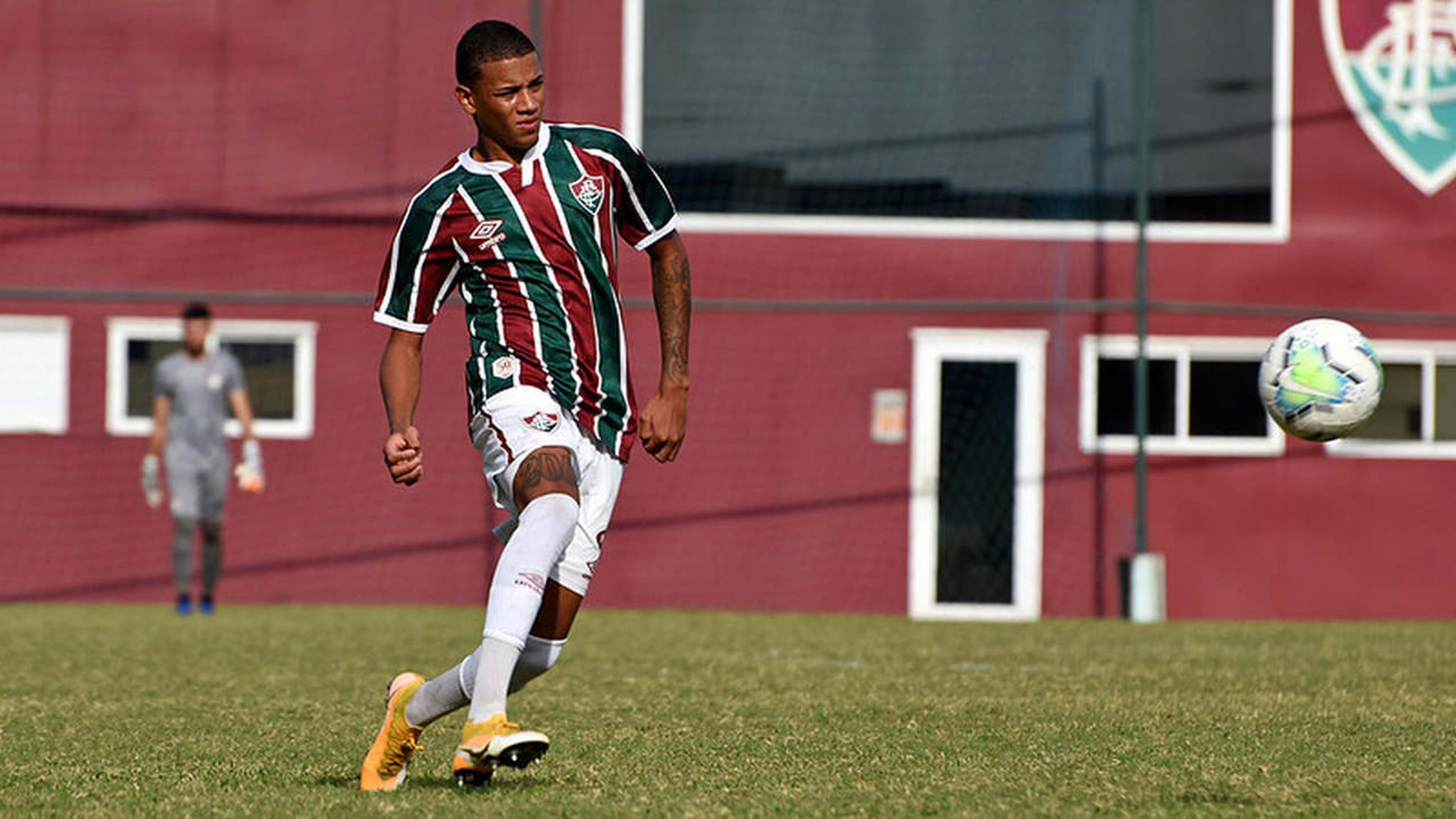 Jhonny projeta confronto do Fluminense na Copinha: ‘Classificar para a terceira fase’