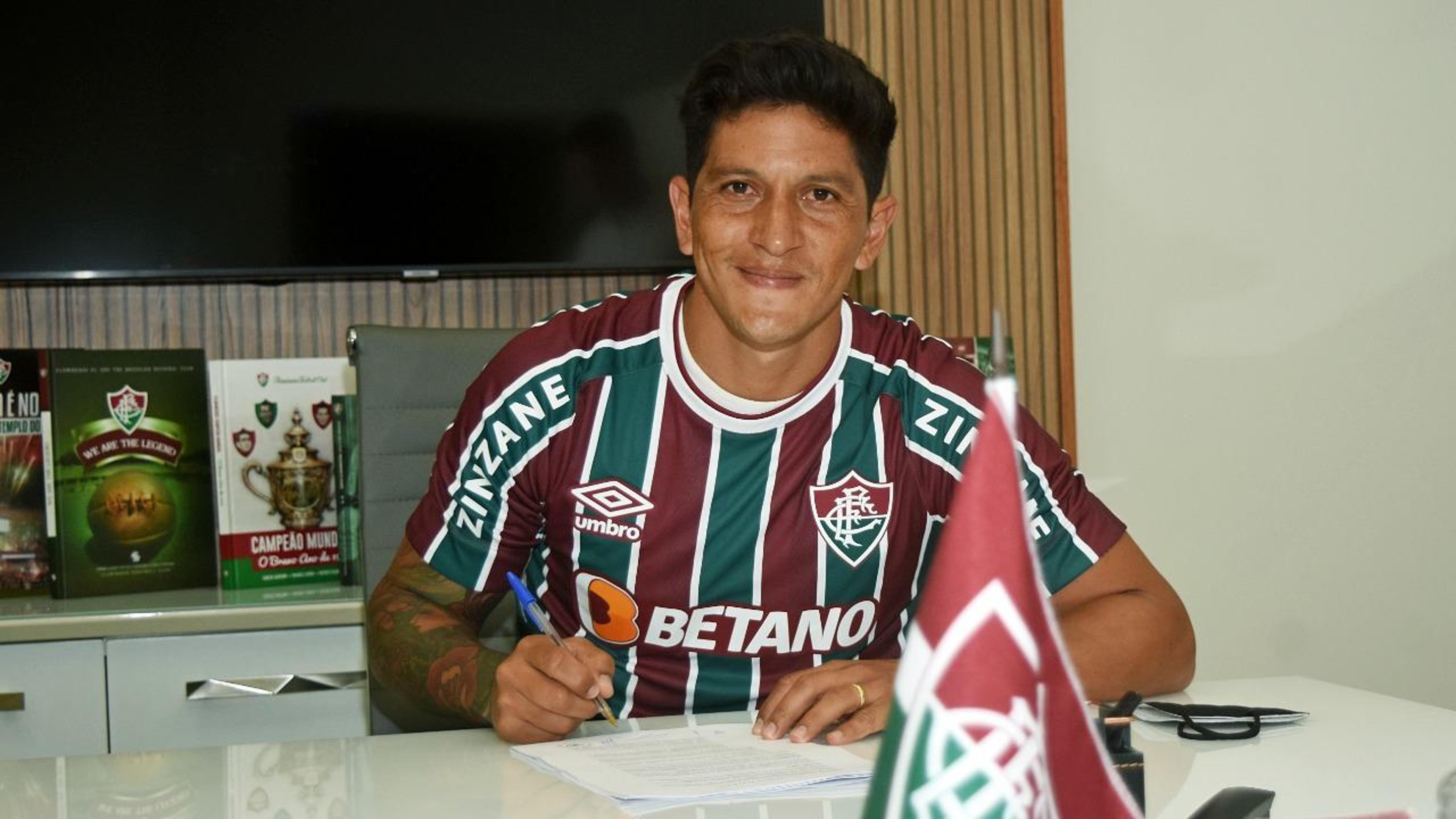 Cano comemora acerto com o Fluminense e projeta Libertadores: ‘Alcançar grandes objetivos’