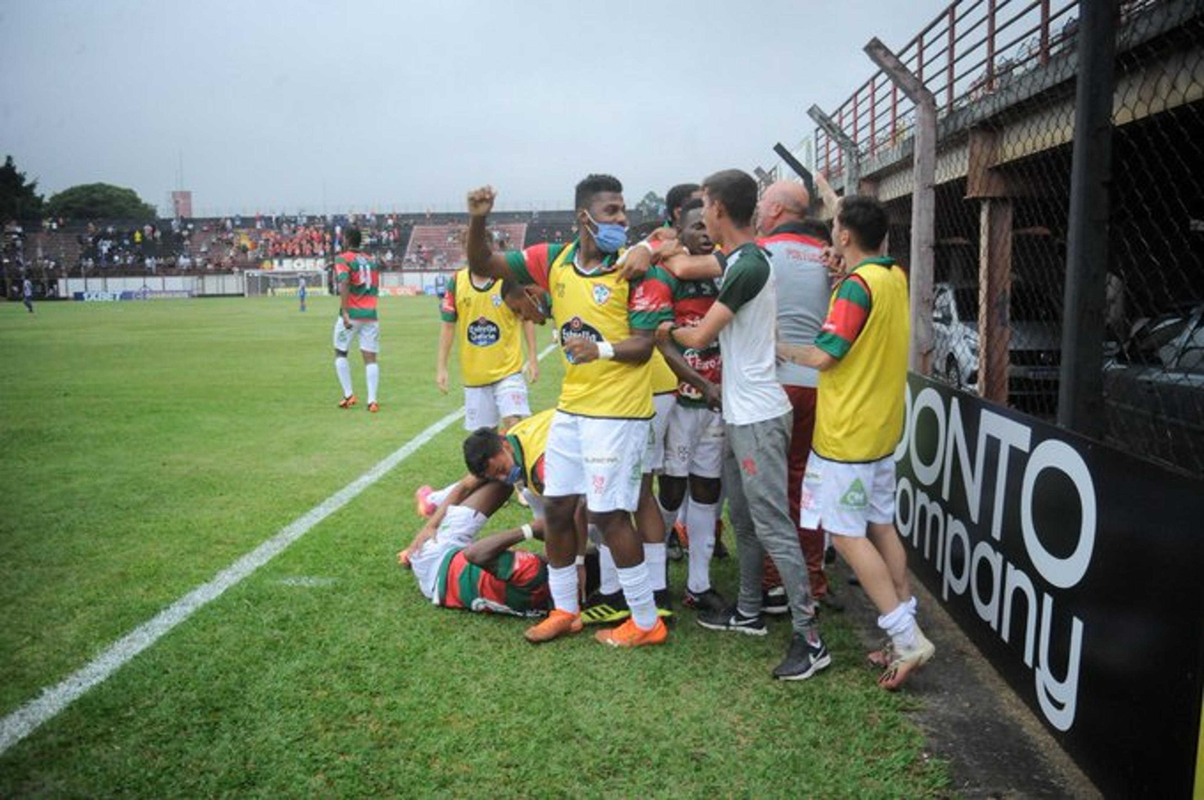 Com emoção até o fim, Portuguesa vence o Avaí e garante vaga na terceira fase da Copinha