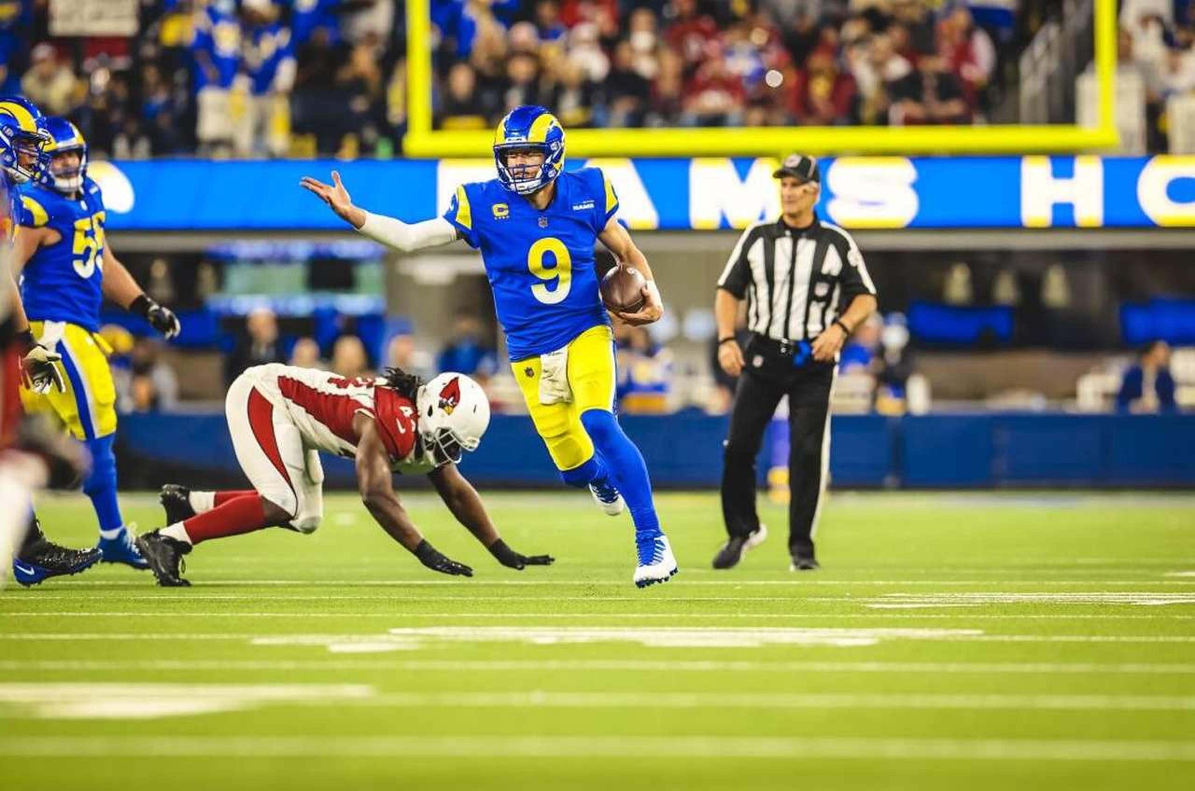 Com grande atuação de Matthew Stafford, Los Angeles Rams vence o Arizona Cardinals e avança na NFL