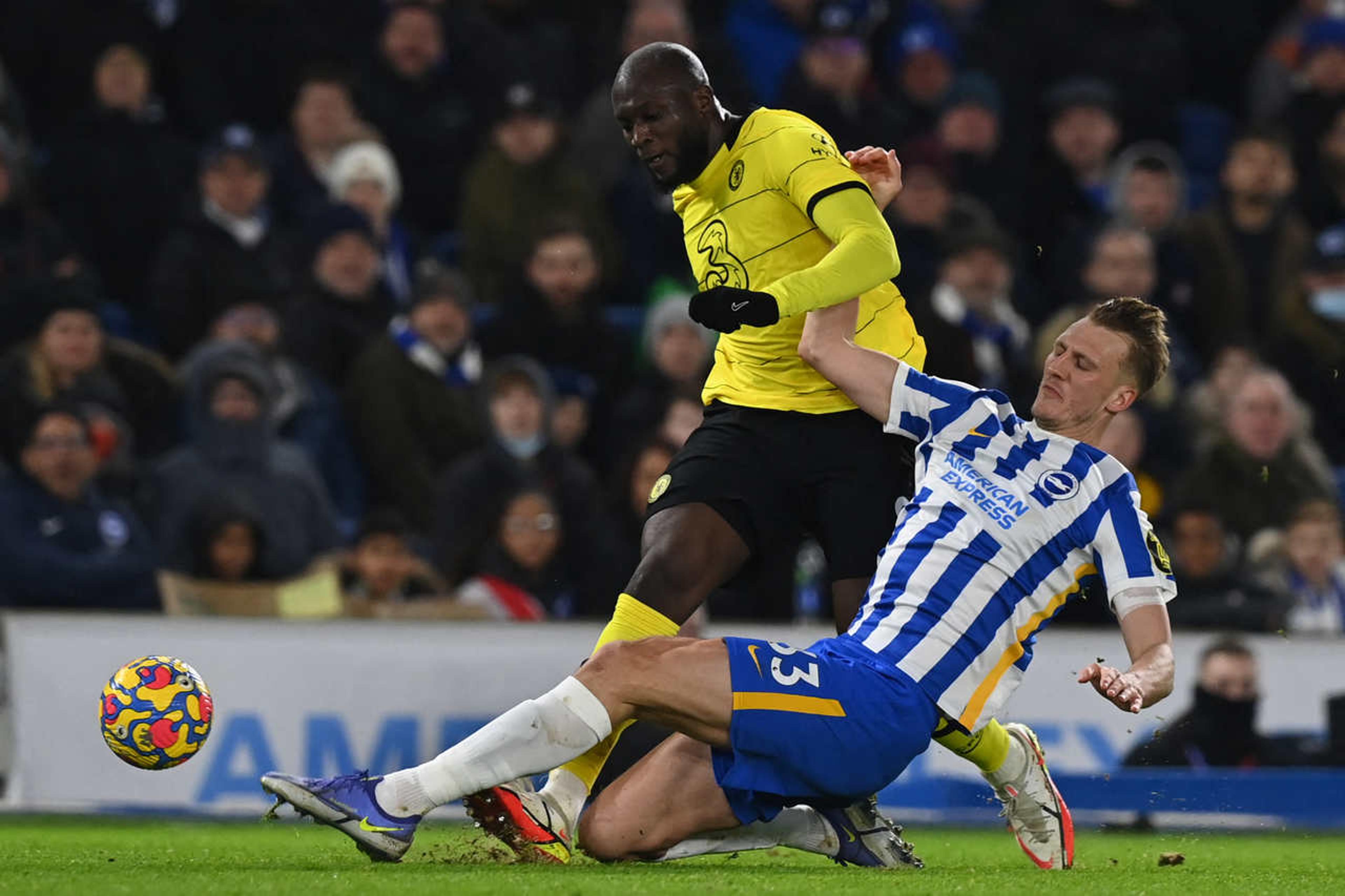 Em jogo adiantado por causa do Mundial de Clubes, Chelsea empata com o Brighton fora de casa no Inglês