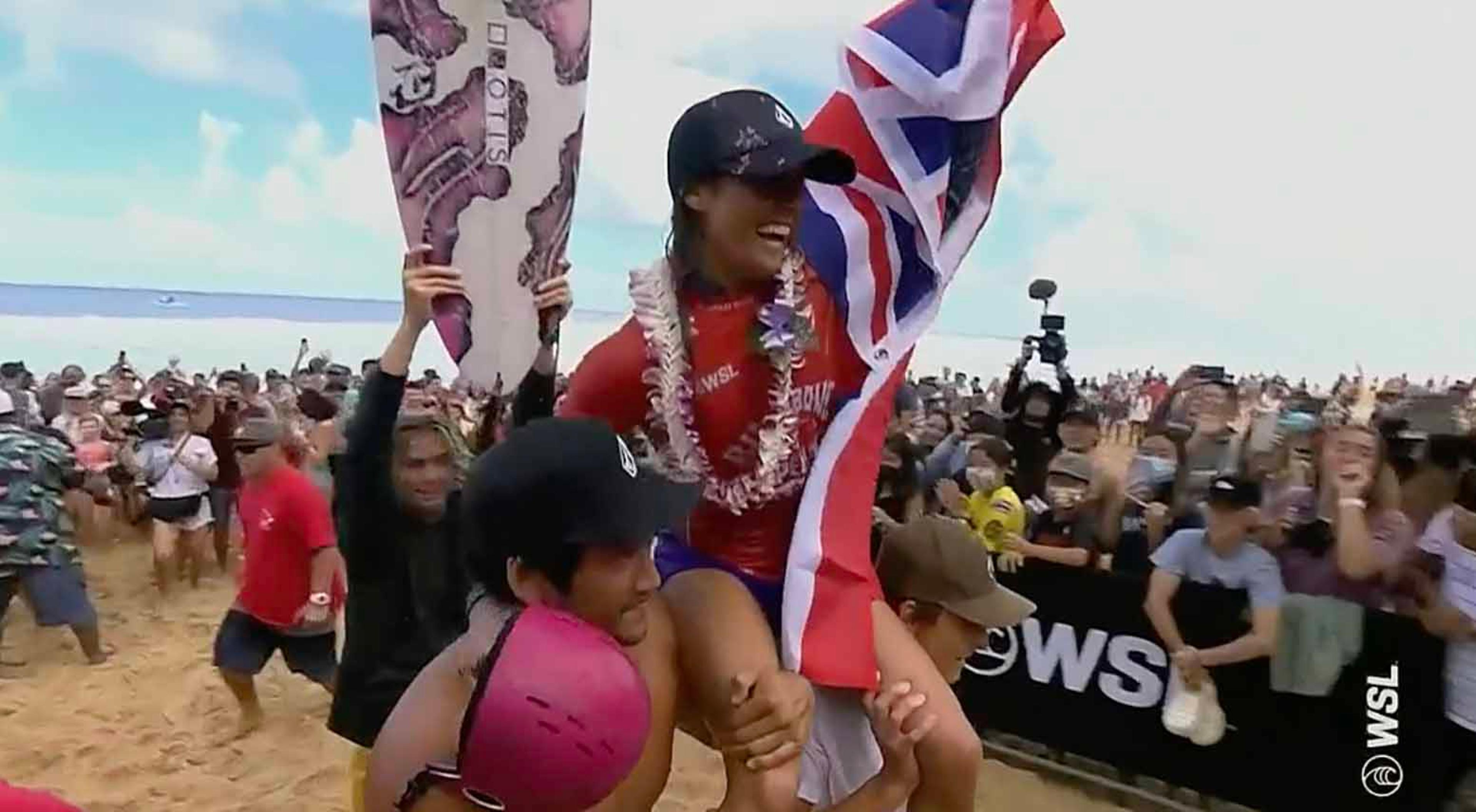 Moana Jones Wong bate Carissa Moore e vence etapa de Pipeline