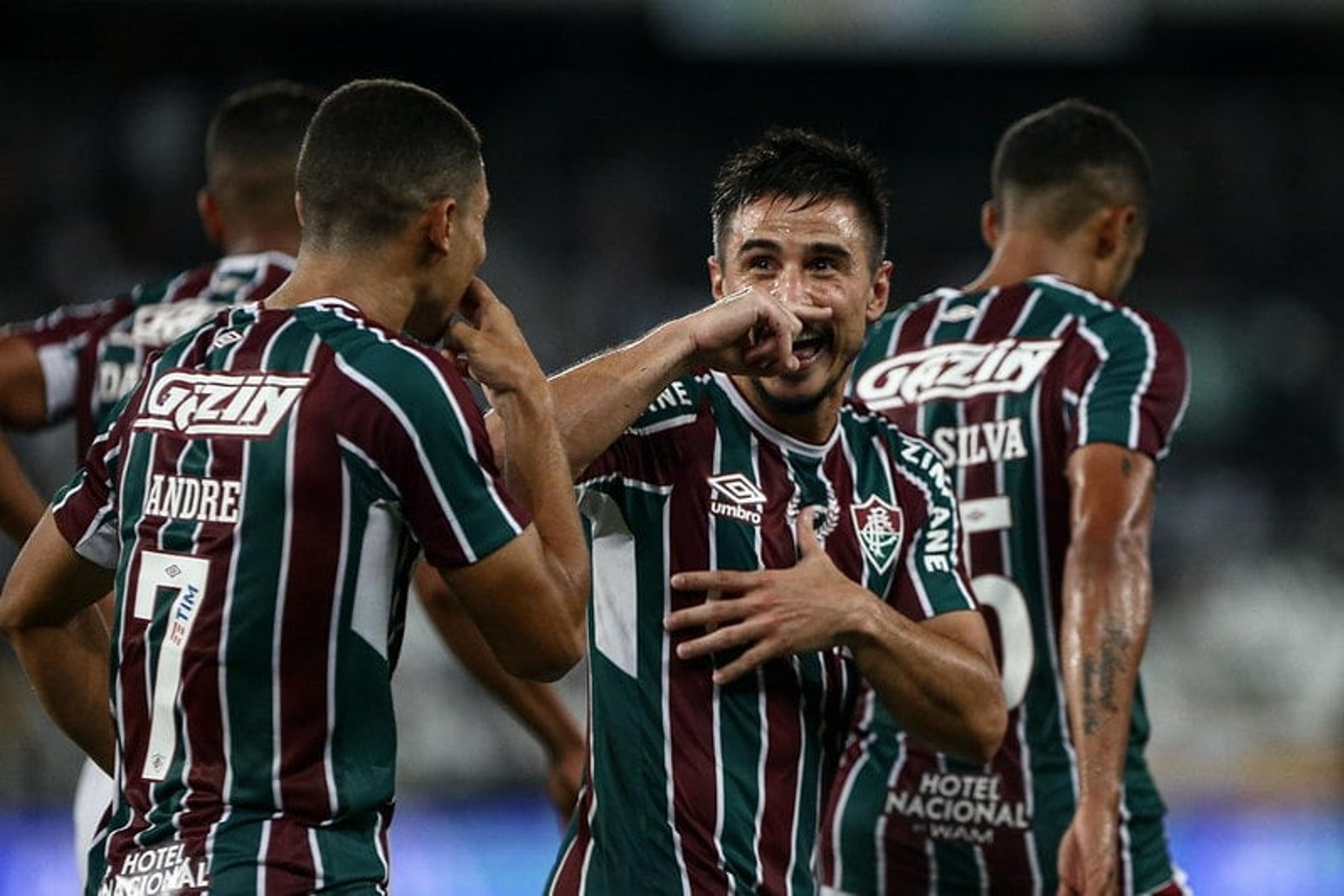 Willian comemora primeiro gol pelo Fluminense e elogia elenco em virada no clássico: ‘Espírito competitivo’