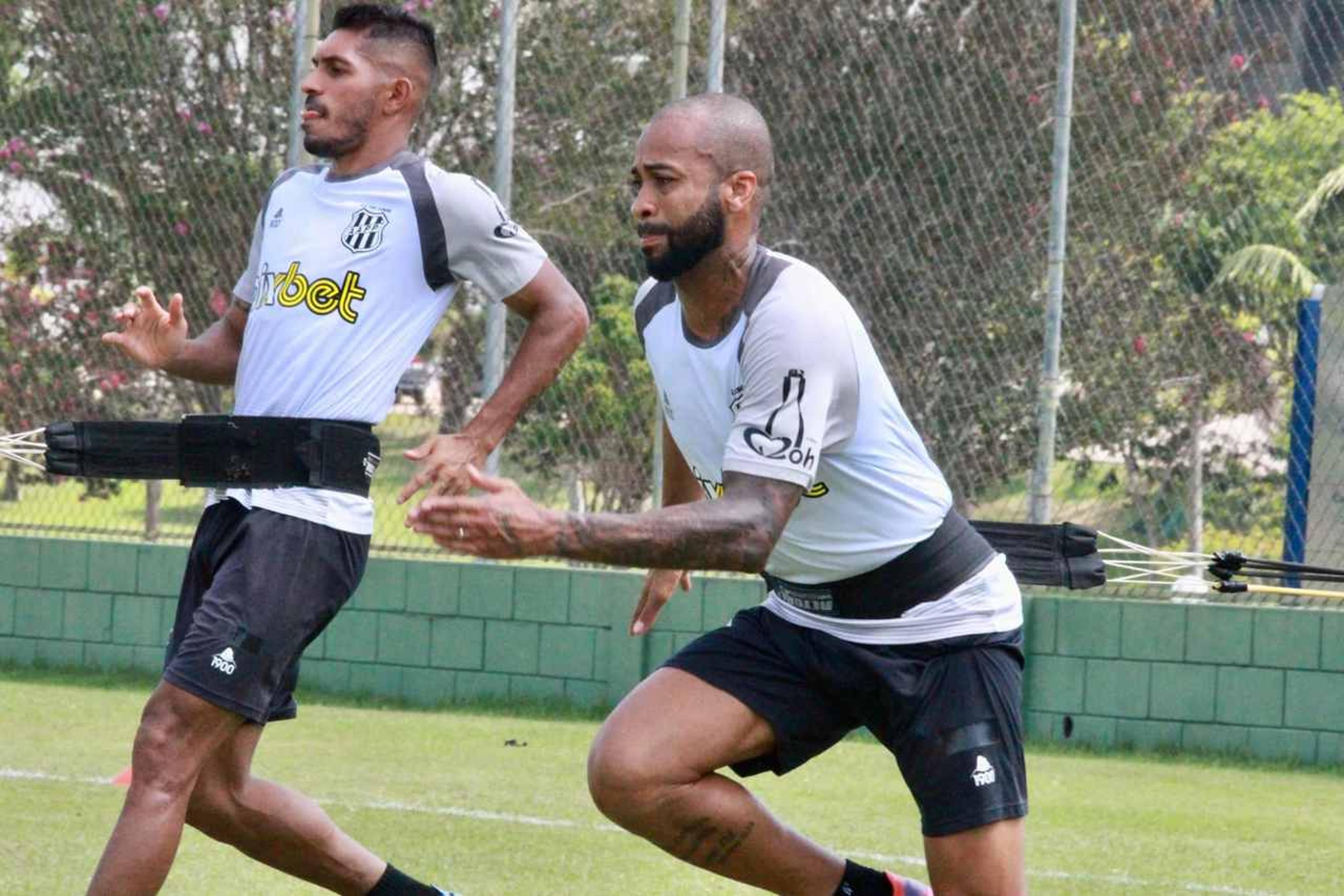 Wesley quer vitória sobre o Grêmio em estreia na Série B