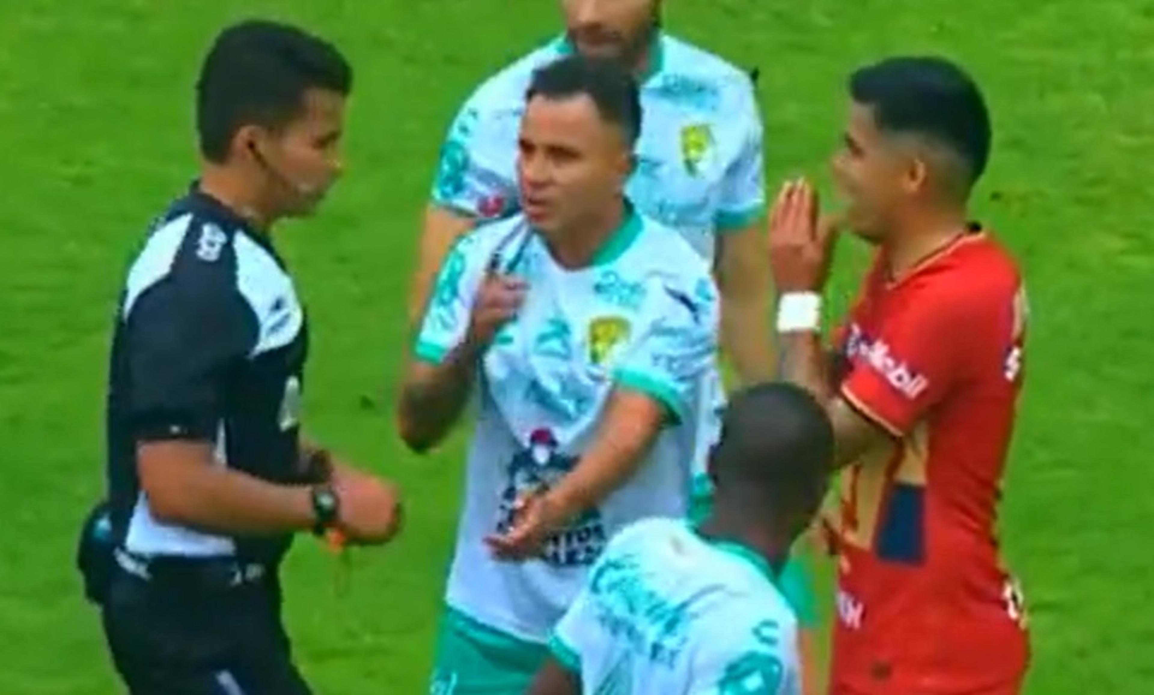 Jogador esbanja fair play em partida da Liga MX