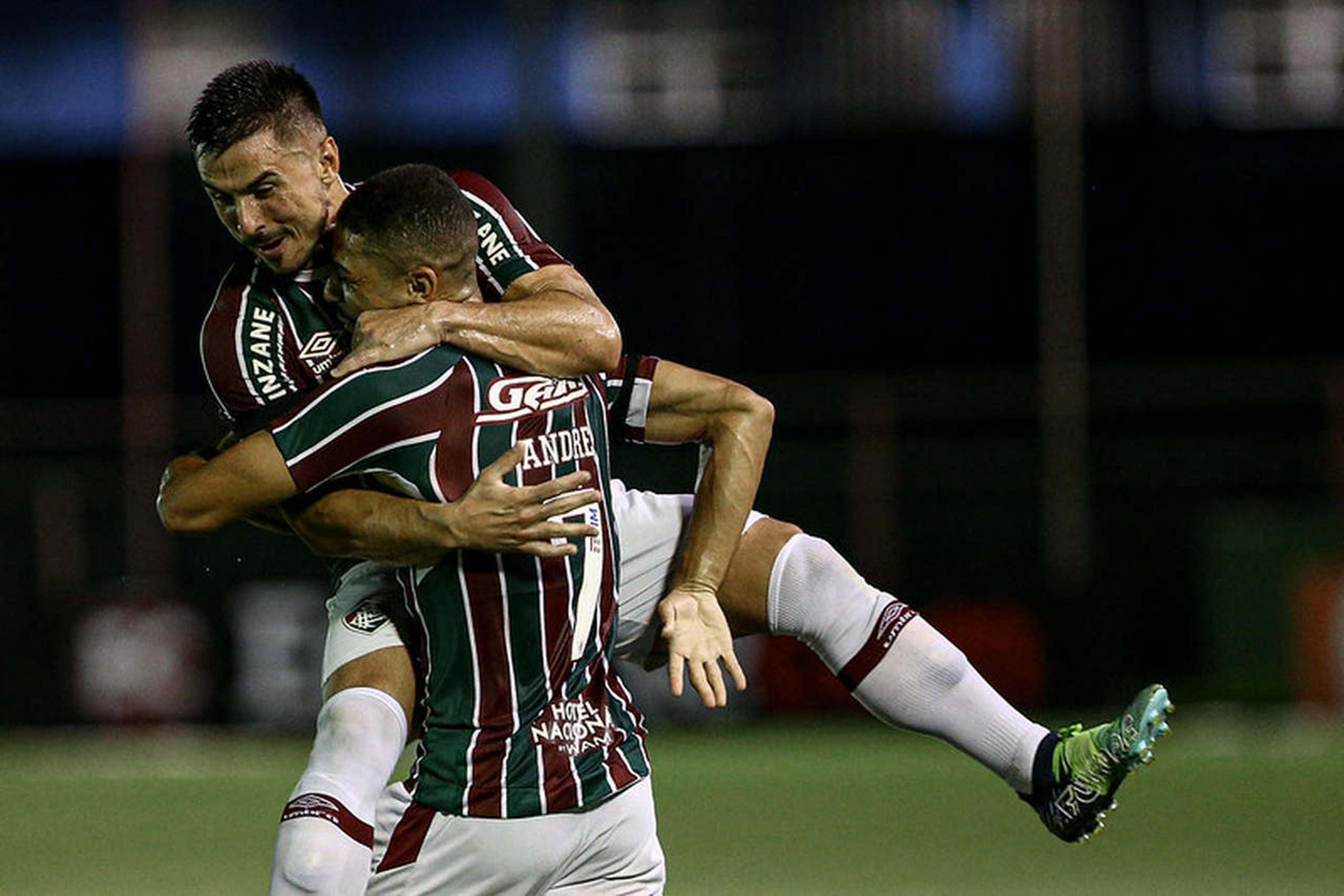 Willian celebra vitória do Fluminense e projeta caminho até a Libertadores: ‘Chegar forte na Colômbia’