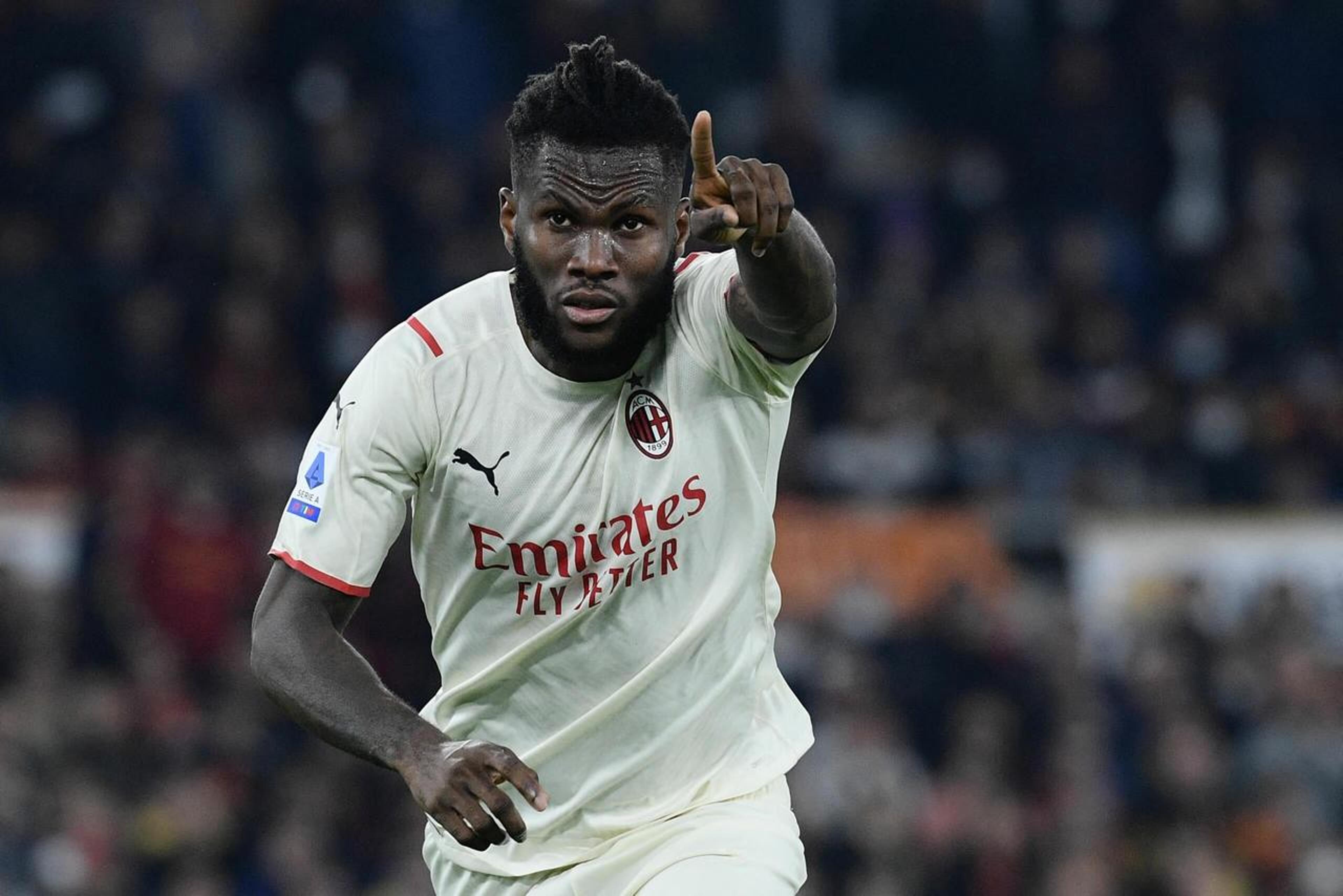 Barcelona entra na briga com outros três clubes pela contratação de Franck Kessié, do Milan