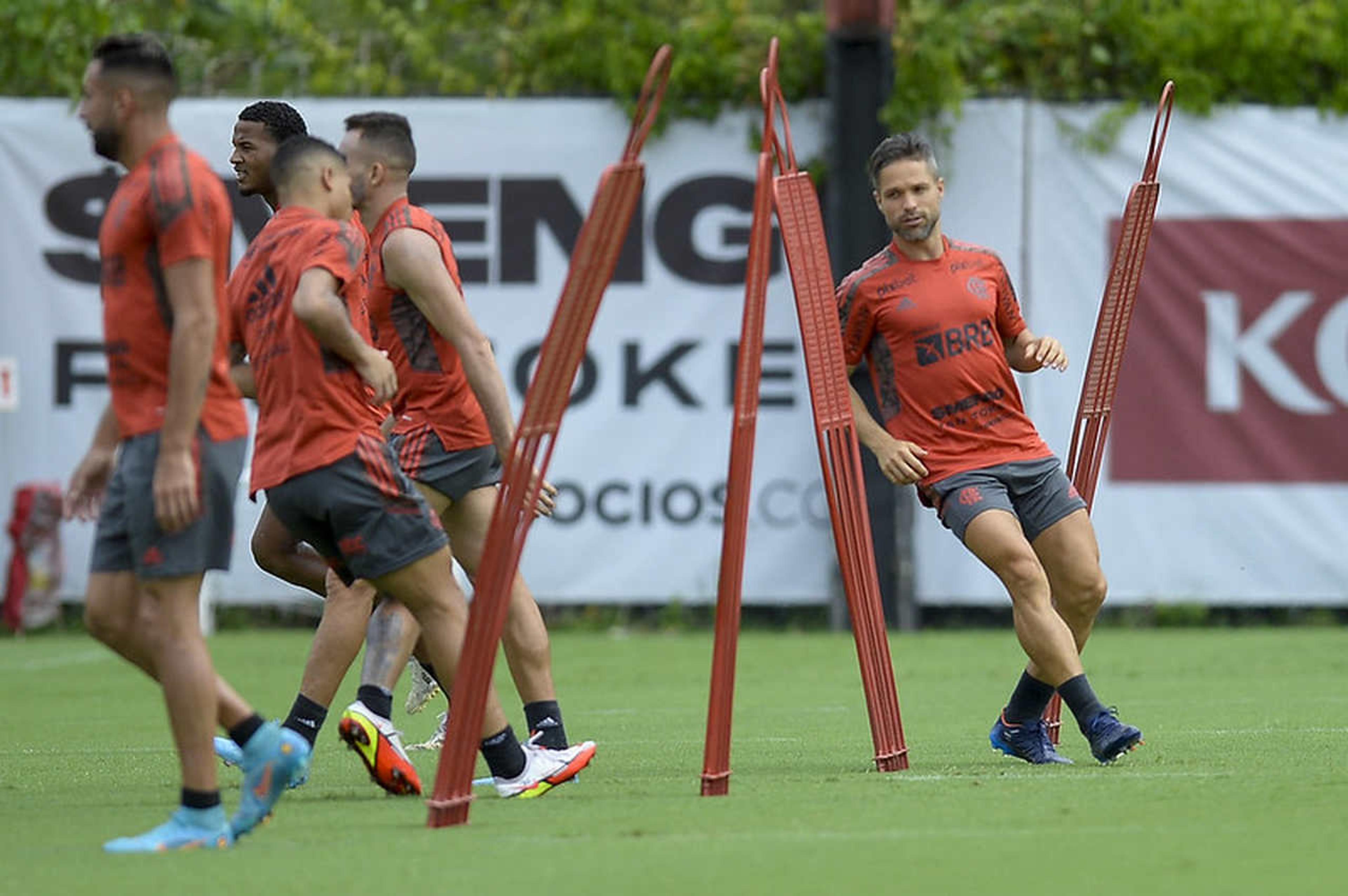 Diego lamenta derrota do Flamengo e explica escolha por Vitinho no último pênalti: ‘Questão do Gabi’