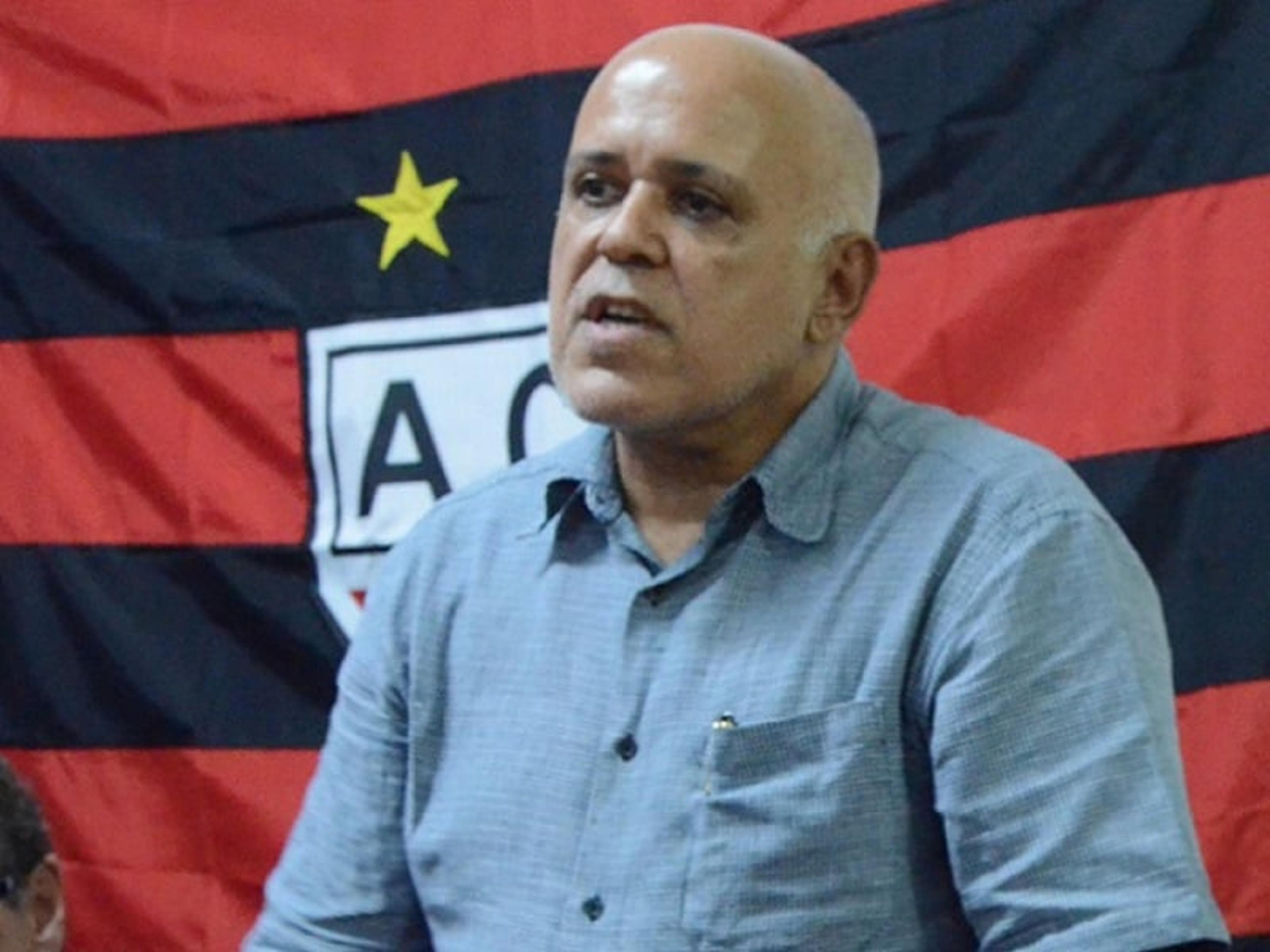 Julgamento de ex-presidente do Atlético-GO por homicídio de jornalista acontece nesta segunda